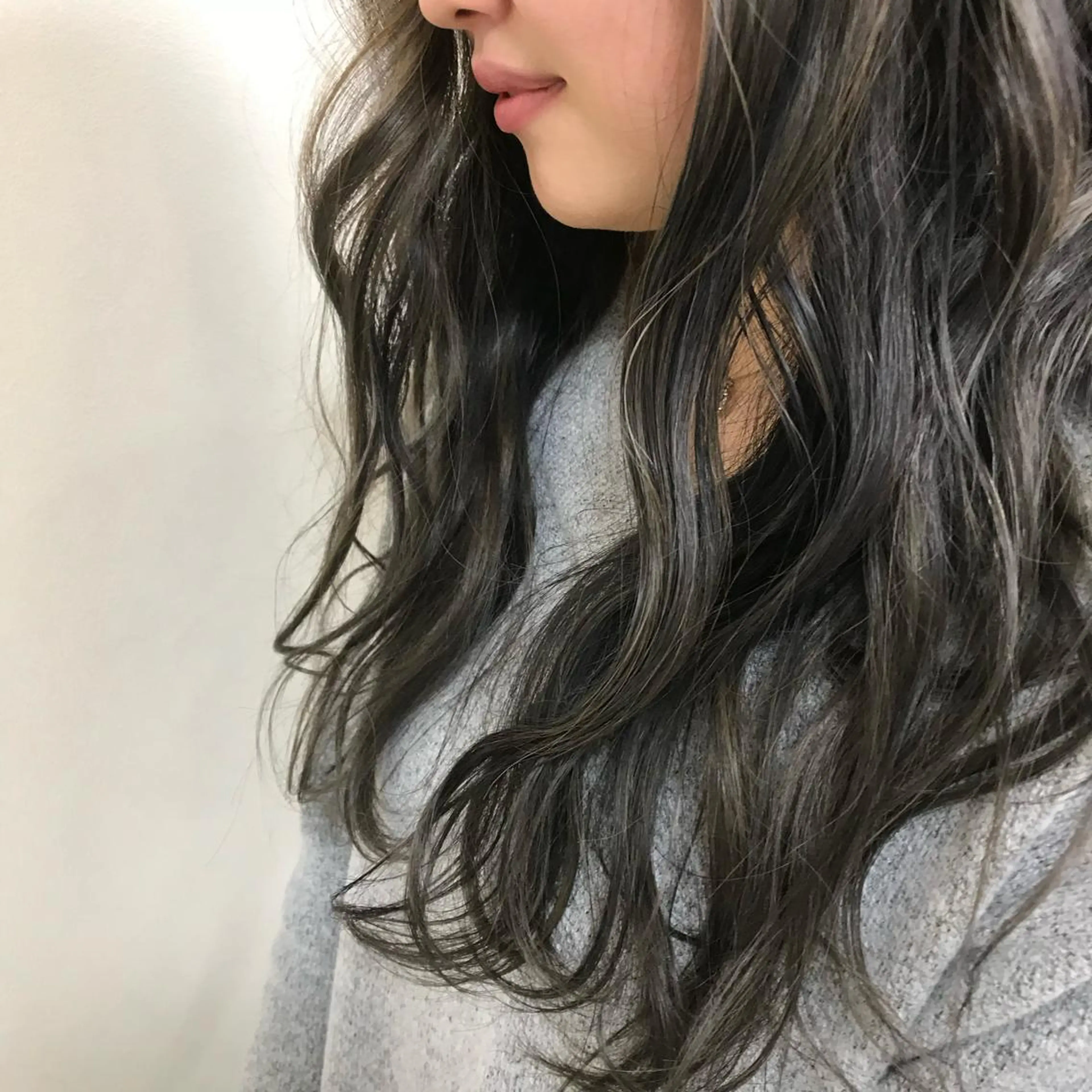 ロング ヘアカラー トリートメント デザインカラー🕊 石井萌のヘアスタイル
