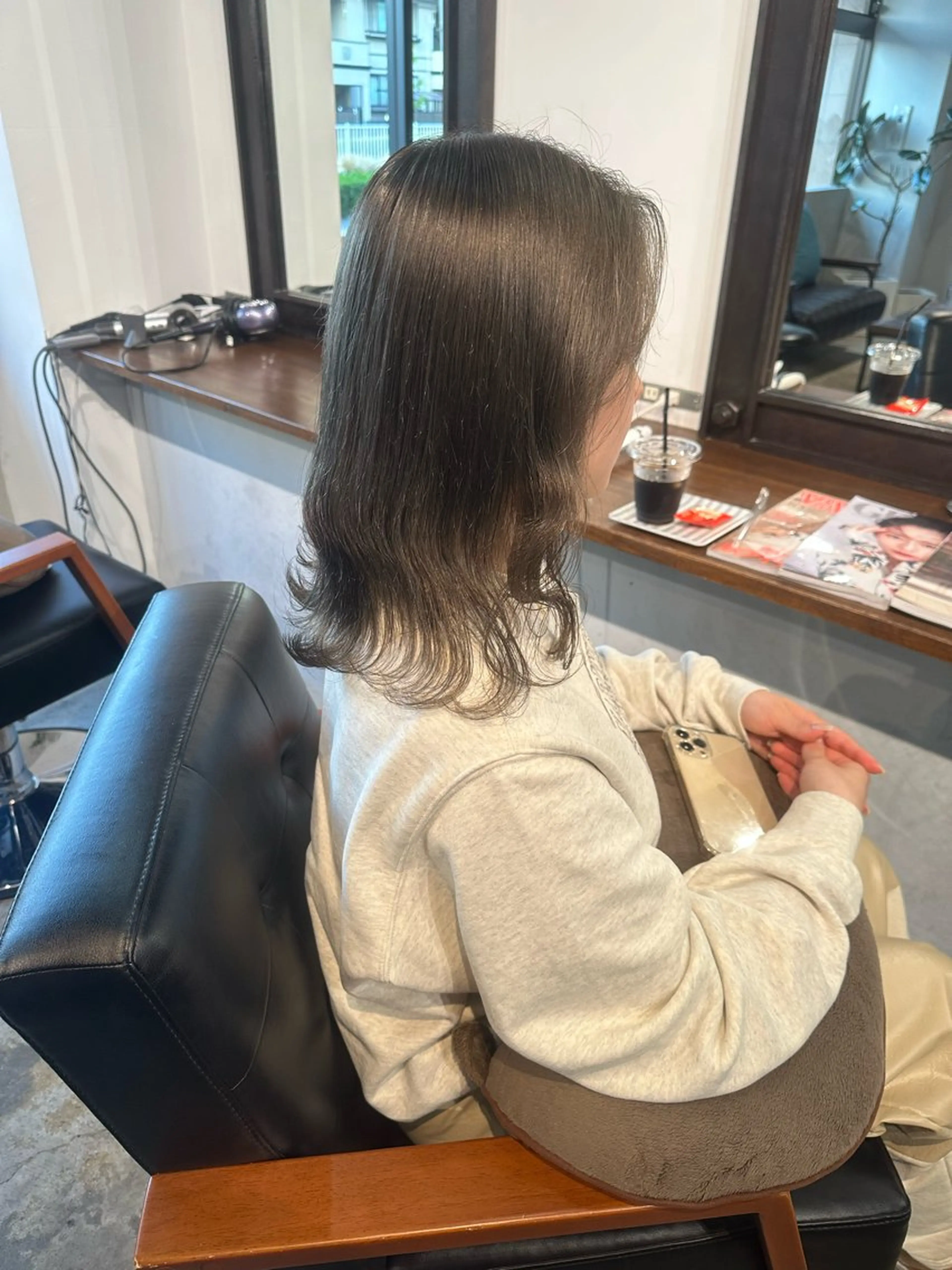 セミロング ヘアカラー Baby美容師 Ninaのヘアスタイル