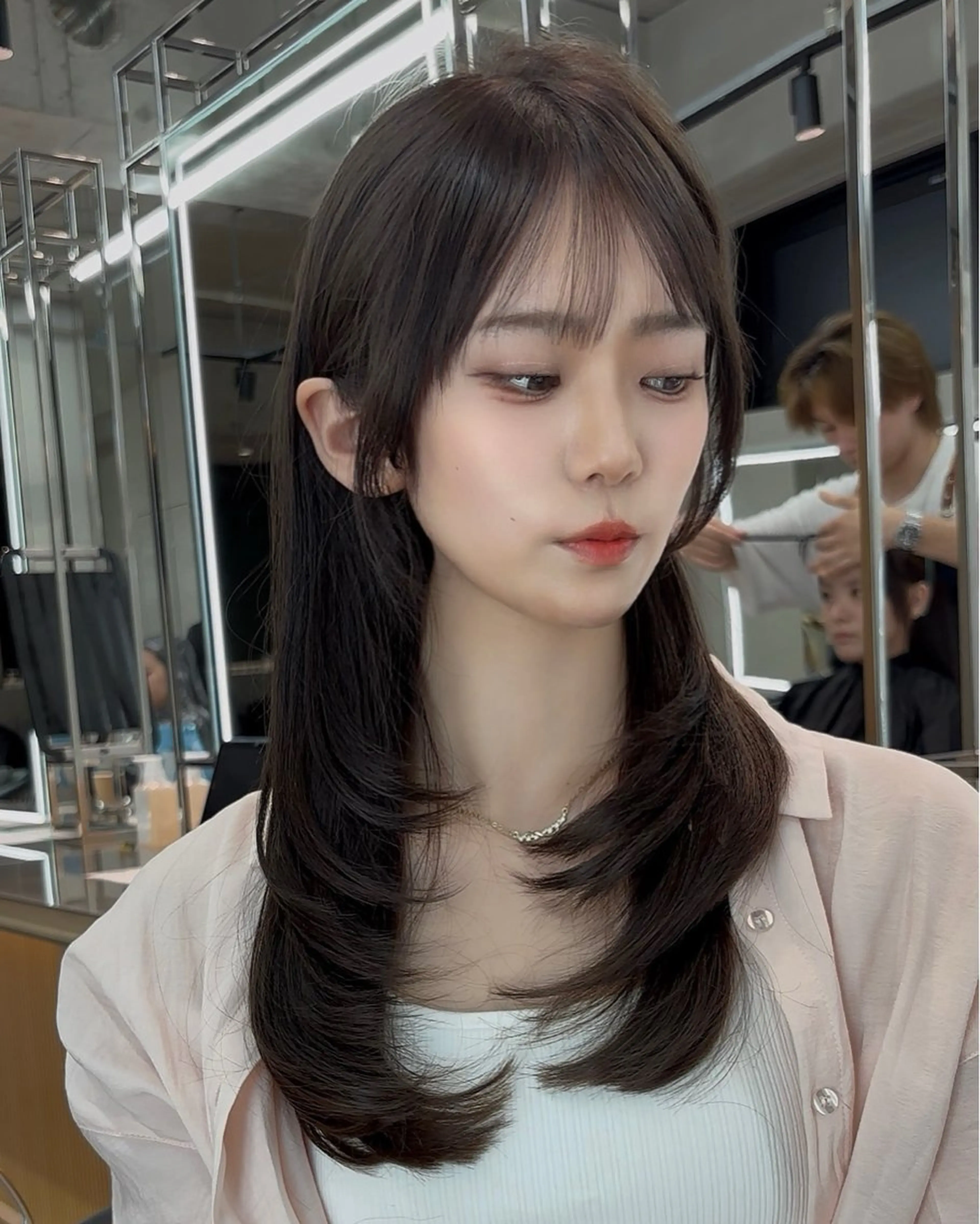 ミディアム カラー ミディアムレイヤー 透明感カラー ボブ 顔まわりレイヤー 韓国風ヘア ブリーチなしW/透明 感カラー　吉村　清志のヘアスタイル