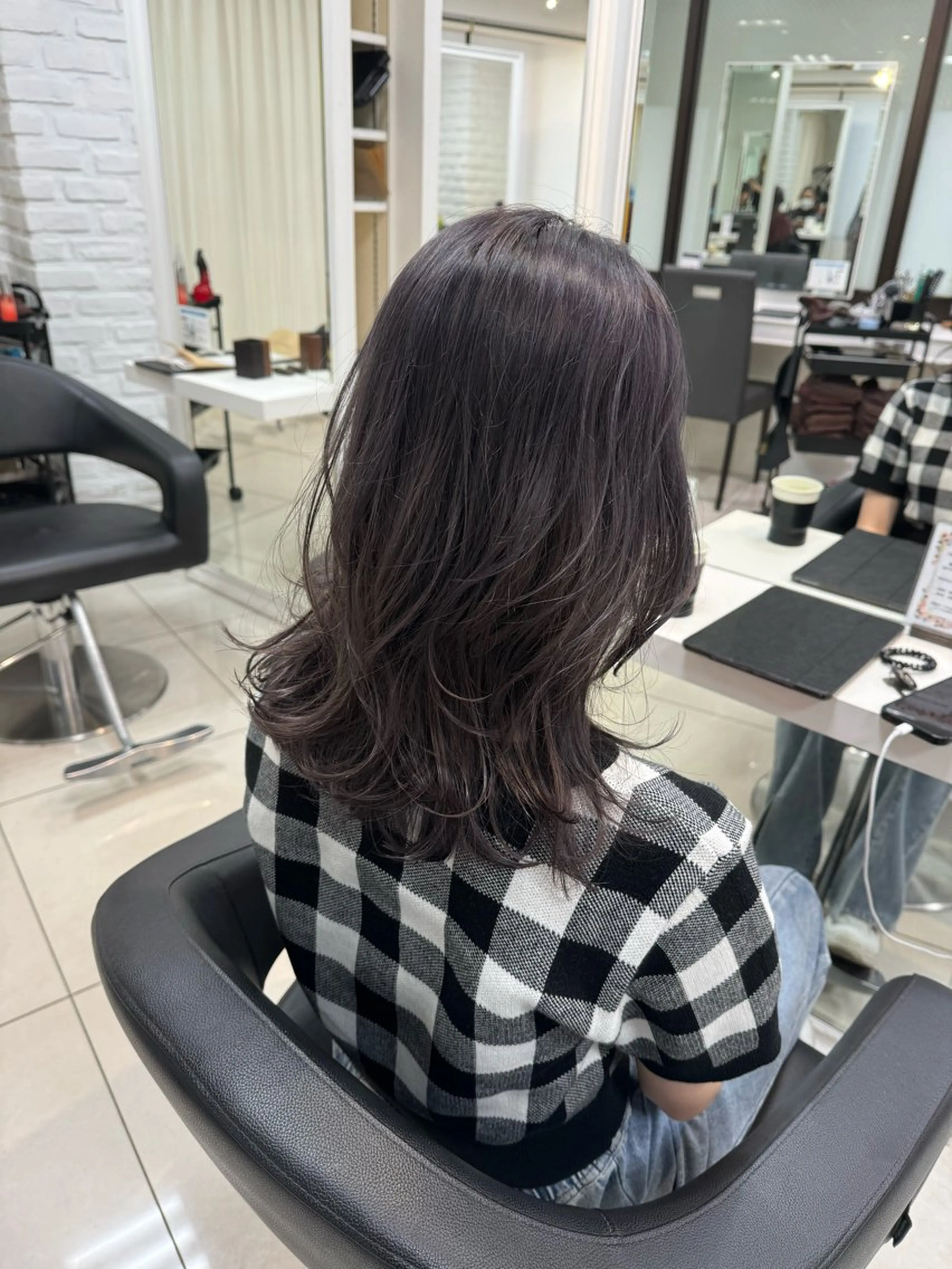 セミロング カラー ブリーチ ラベンダーカラー ラベンダーグレー カット ヘアカラー トリートメント 【デザインカラー】 粥川佳日望のヘアスタイル