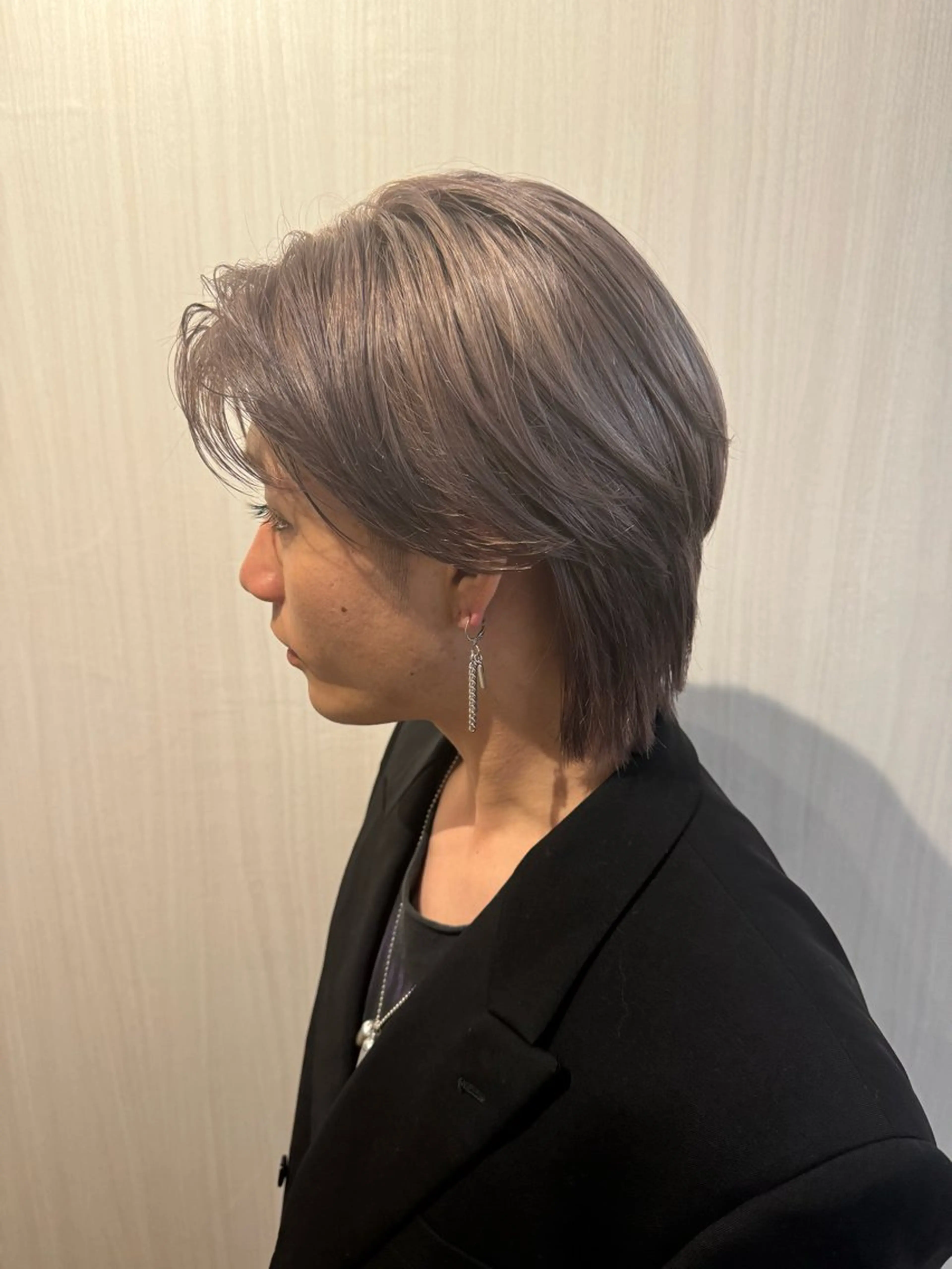 カラー シルバー ヘアカラー 八木 輝のヘアスタイル