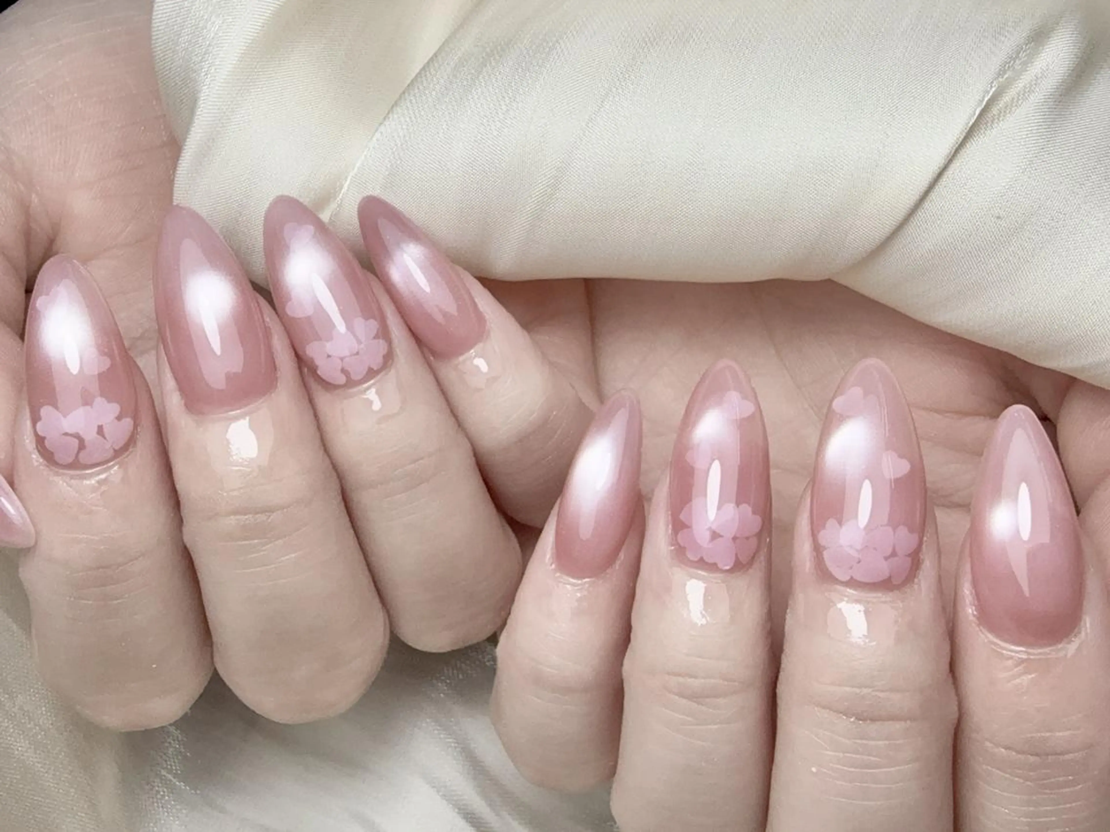 ハンド🦄～チップ長さだし+持ち込みデザイン(デザイン、パーツ6本まで)13980🩷💗の写真