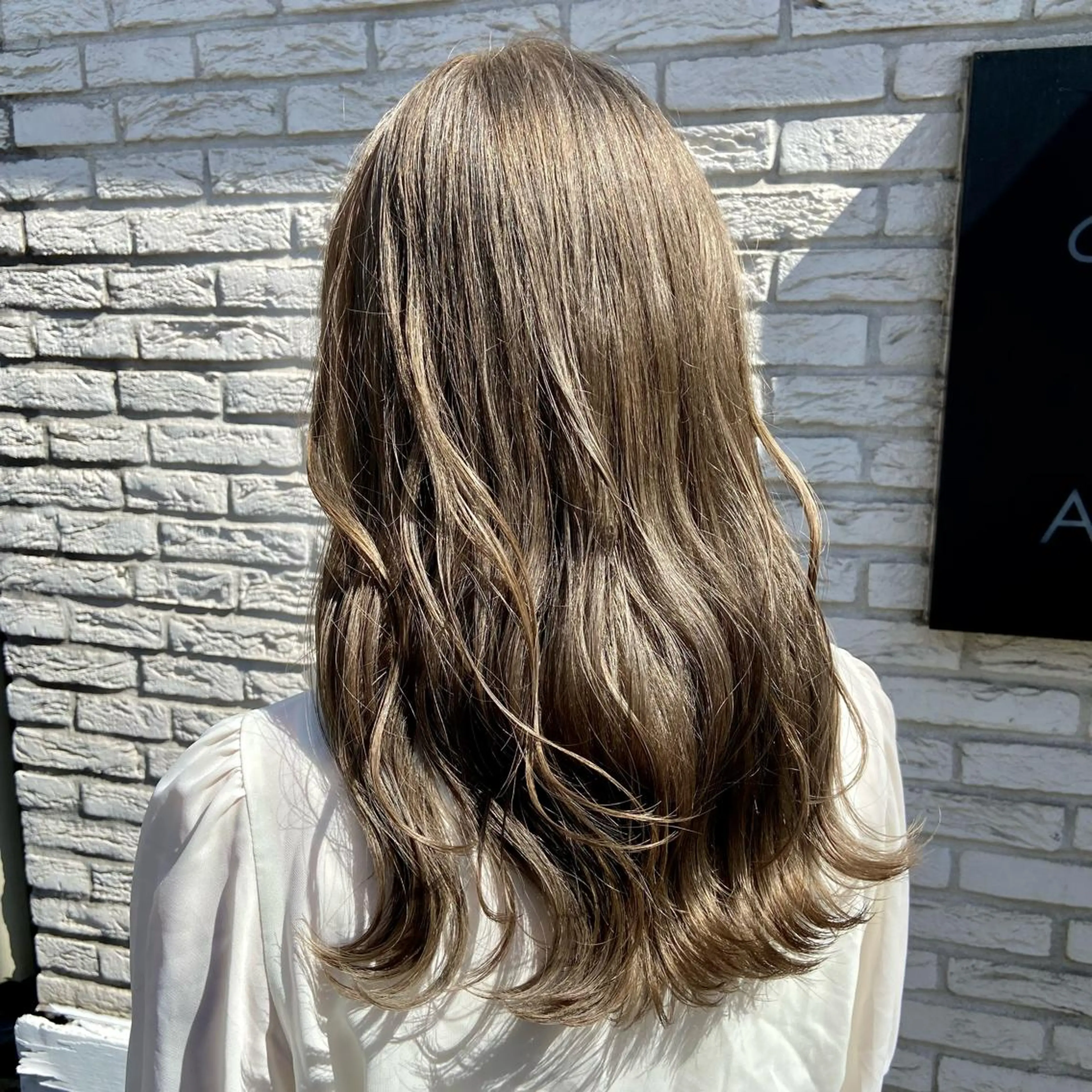 セミロング カラー 全店売上No.1🏆 ✨深江裕稀のヘアスタイル