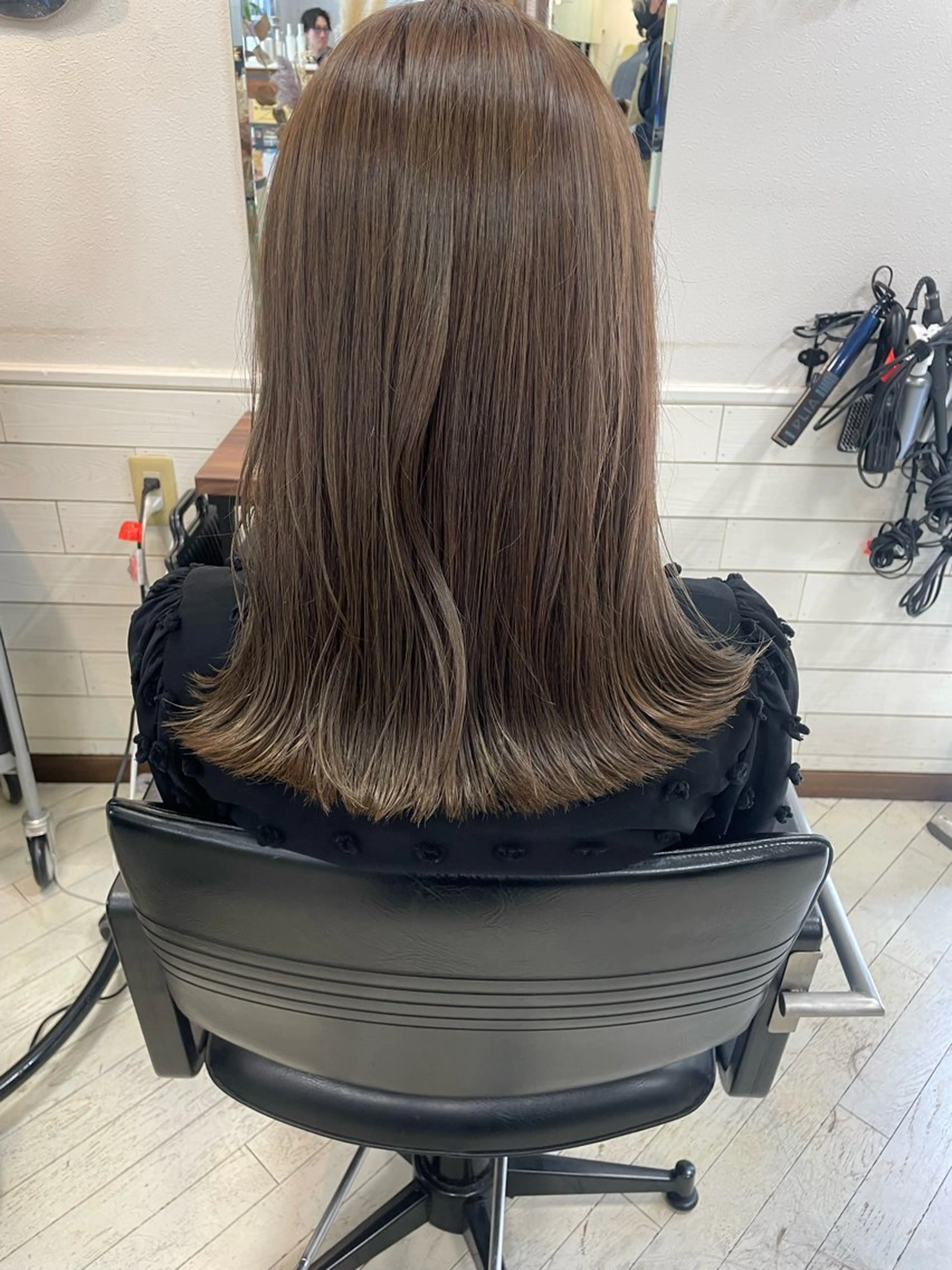 セミロング カラー ベージュカラー グレージュ オリーブベージュ 【ヌーベルバレ】 ゆきみのヘアスタイル