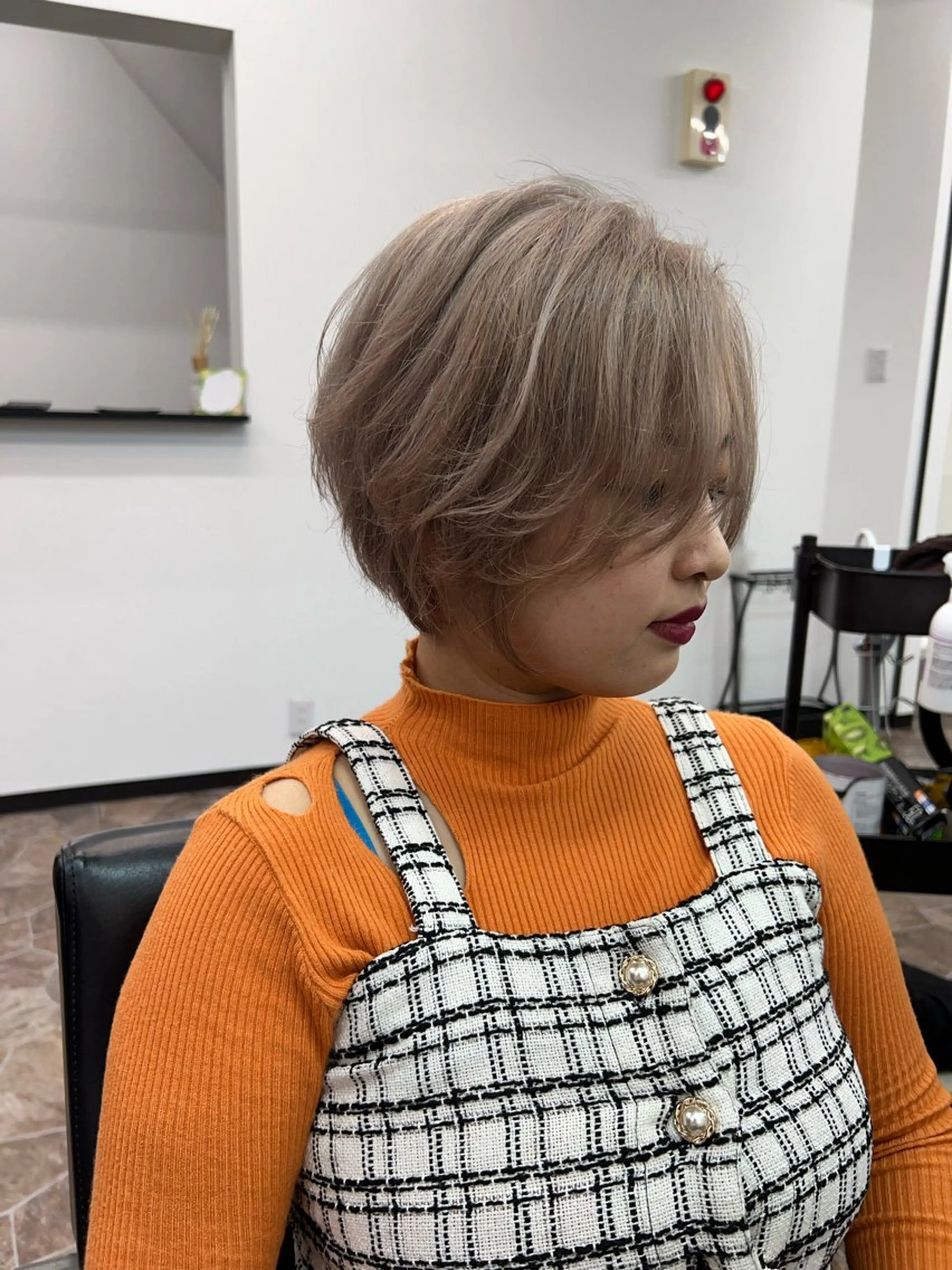 ショート ヘアカラー トリートメント フリーダムマティーニ所属・藤本 翔己のヘアスタイル