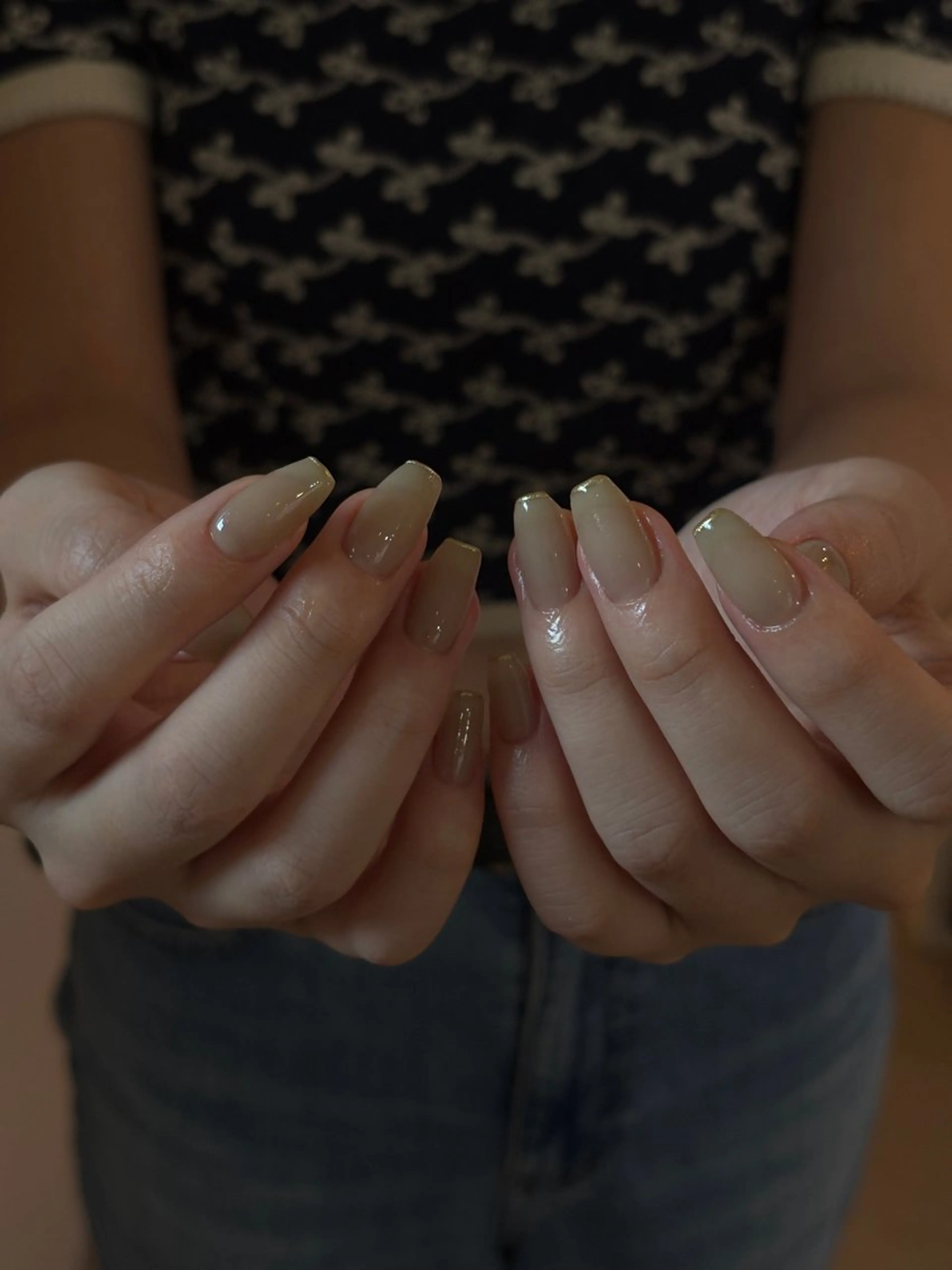 ネイル キラキラネイル ニュアンスネイル ピンク シンプルネイル ハンドネイル moe ⠀のネイルデザイン