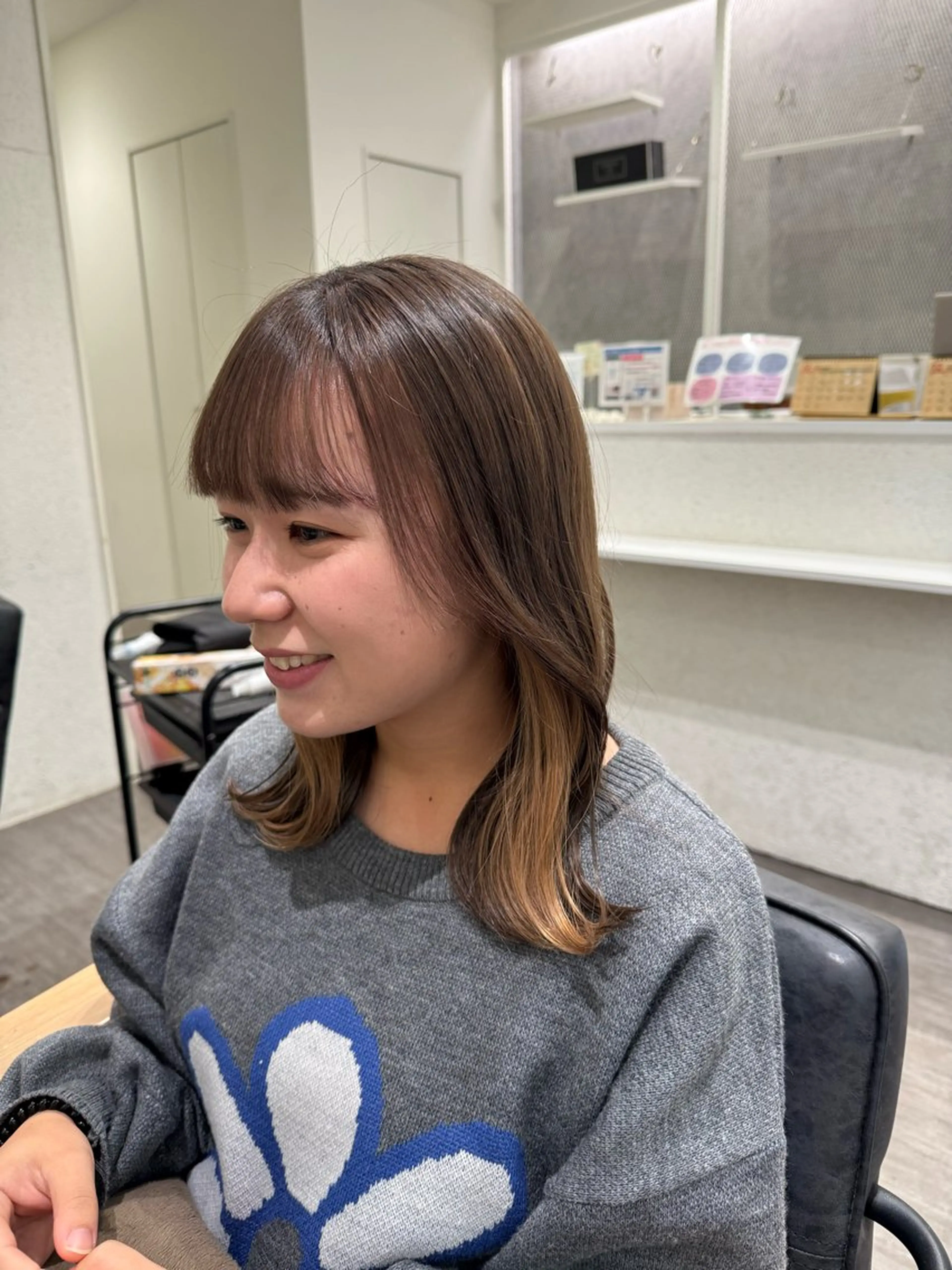 ミディアム カラー ヘアアレンジ ベージュカラー インナーカラー 似合わせカット ヘアカラー トリートメント カラーリスト💟草間 紫音💟のヘアスタイル