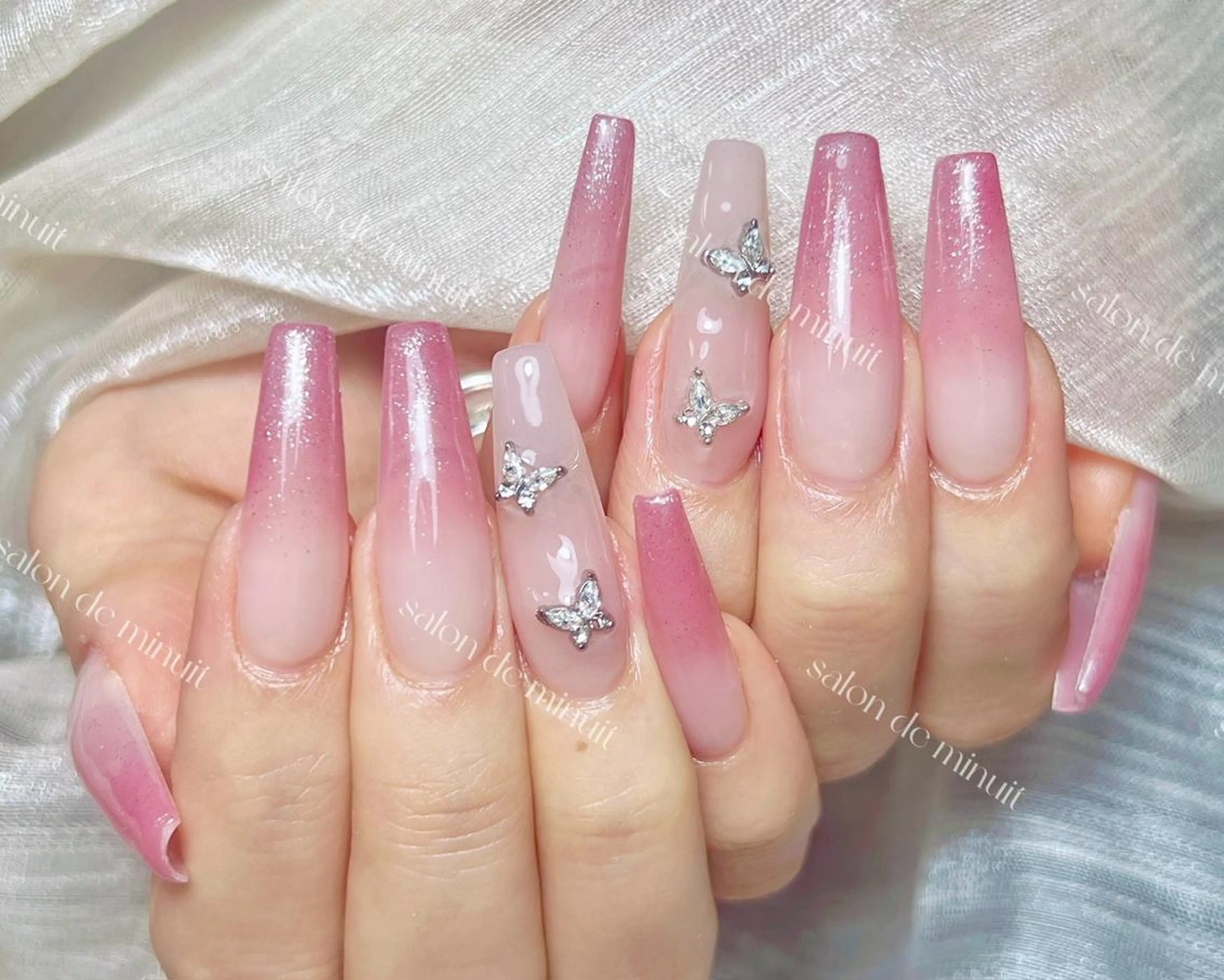 ネイル Salon de Minuit🦩のネイルデザイン