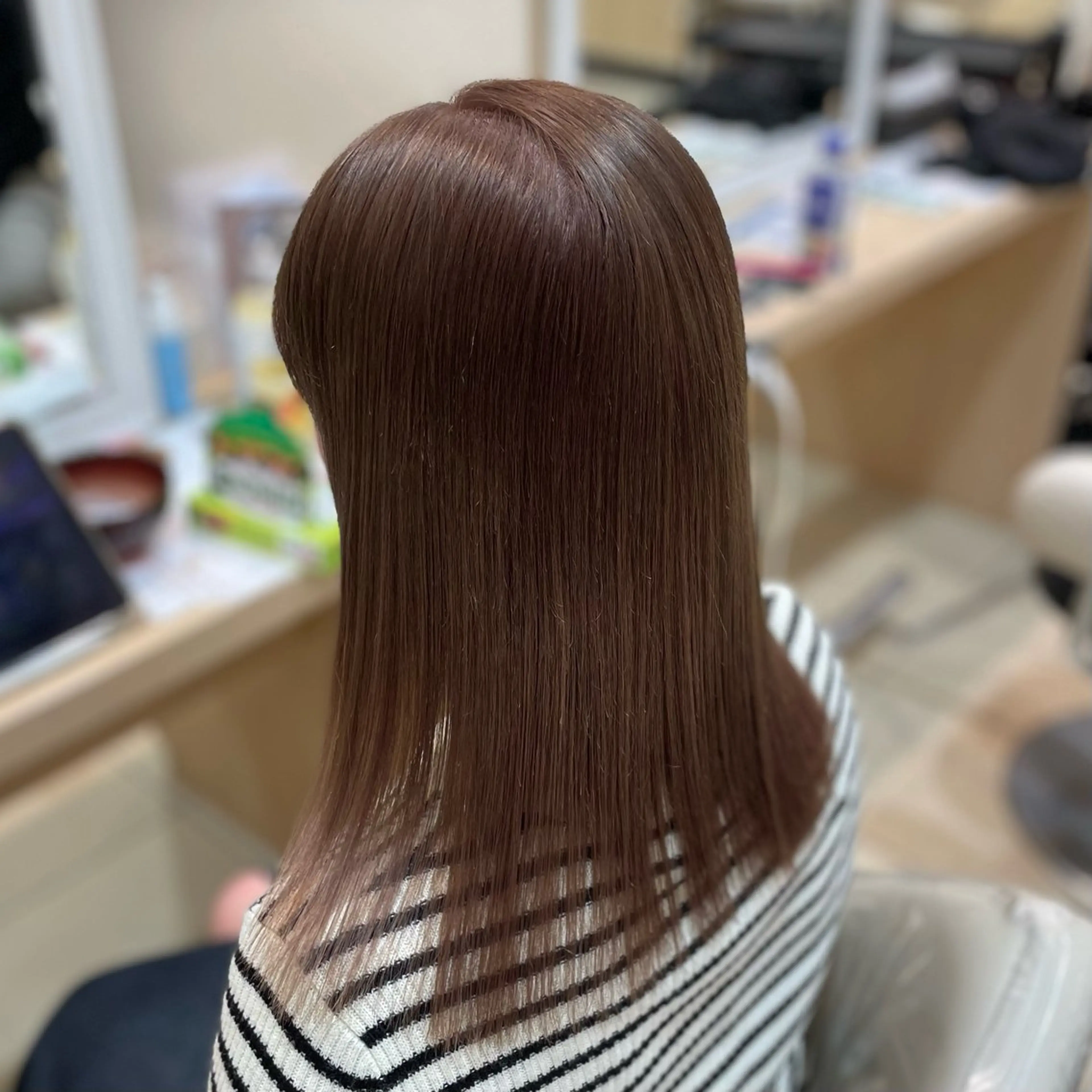 セミロング カラー ヘアカラー 浦野 遥のヘアスタイル
