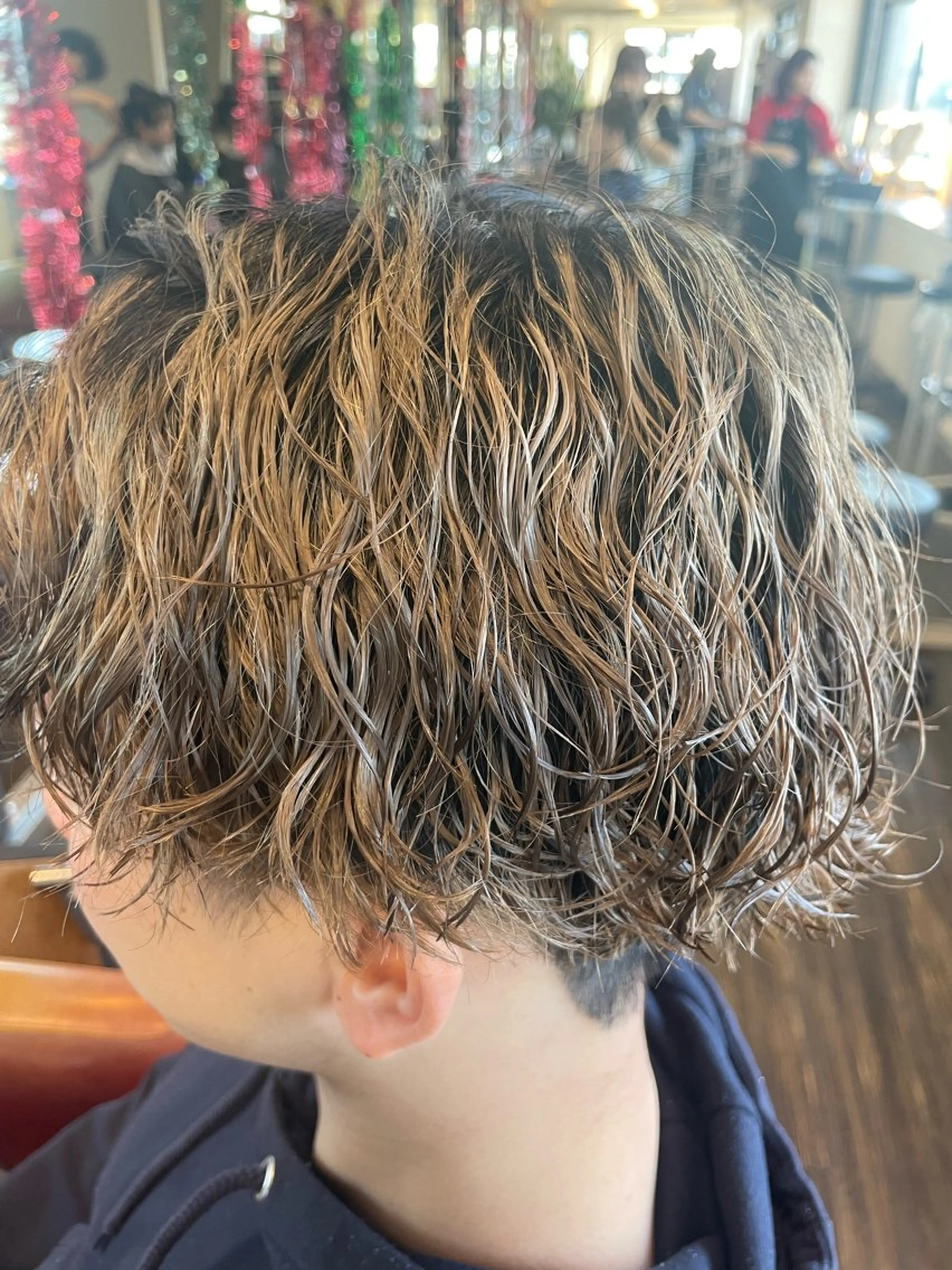 パーマ スパイラルパーマ カット ヘアカラー 佐藤 綾郁のヘアスタイル