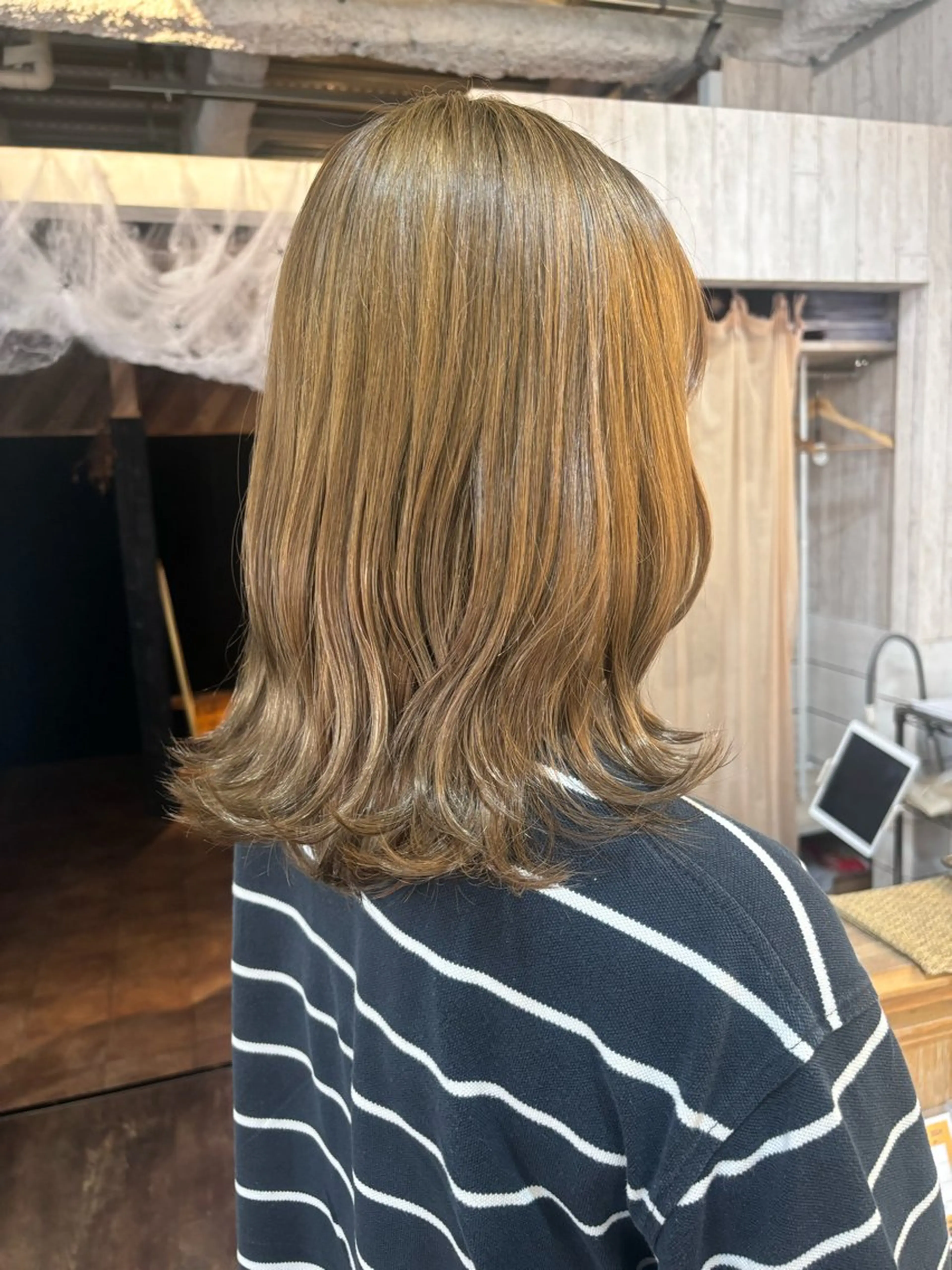 セミロング ブリーチなし透明感 カラー✳︎ayaneのヘアスタイル