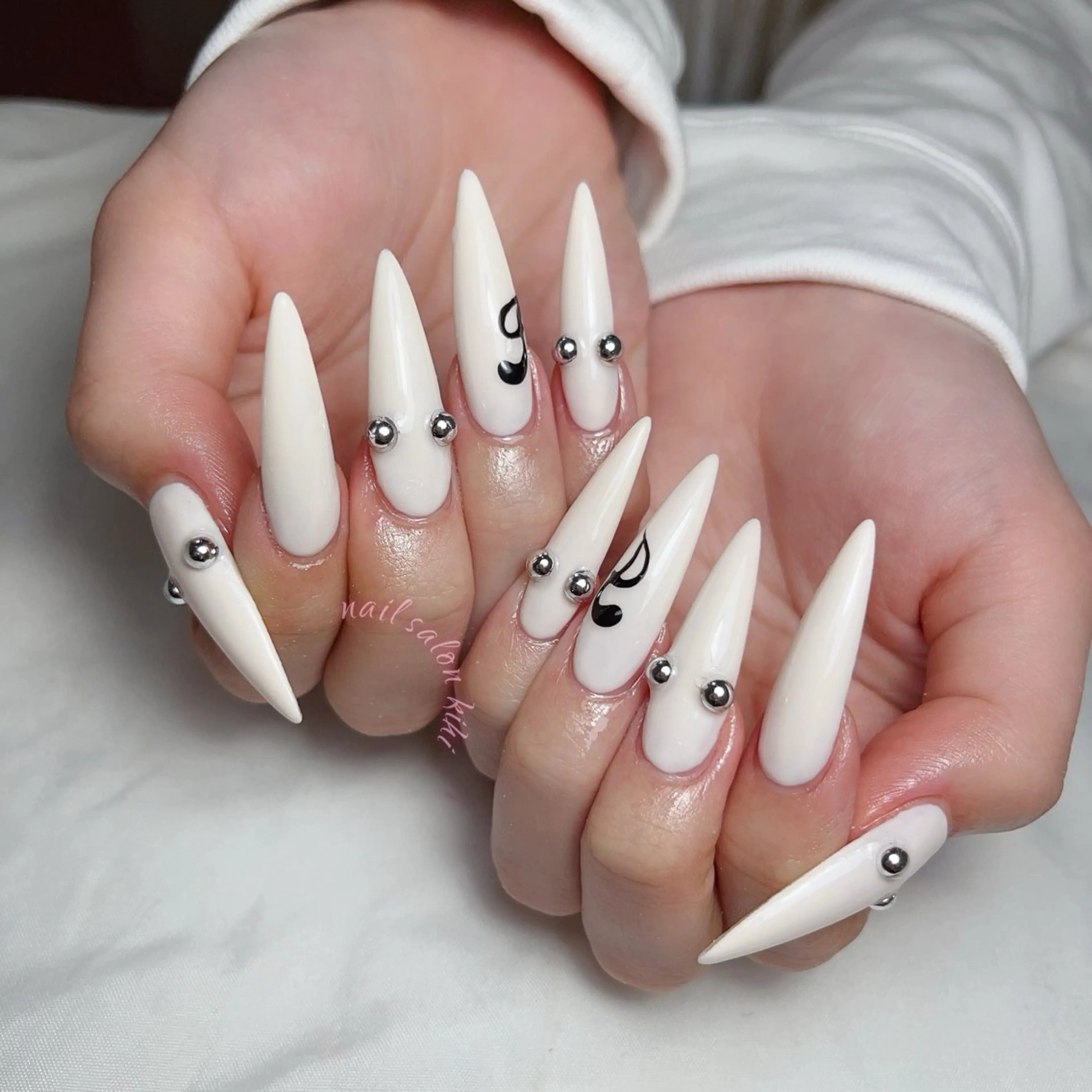 ネイル アートネイル フレンチネイル ジェルネイル グラデーション 韓国ネイル ハンドネイル 鈴木 ユリのネイルデザイン