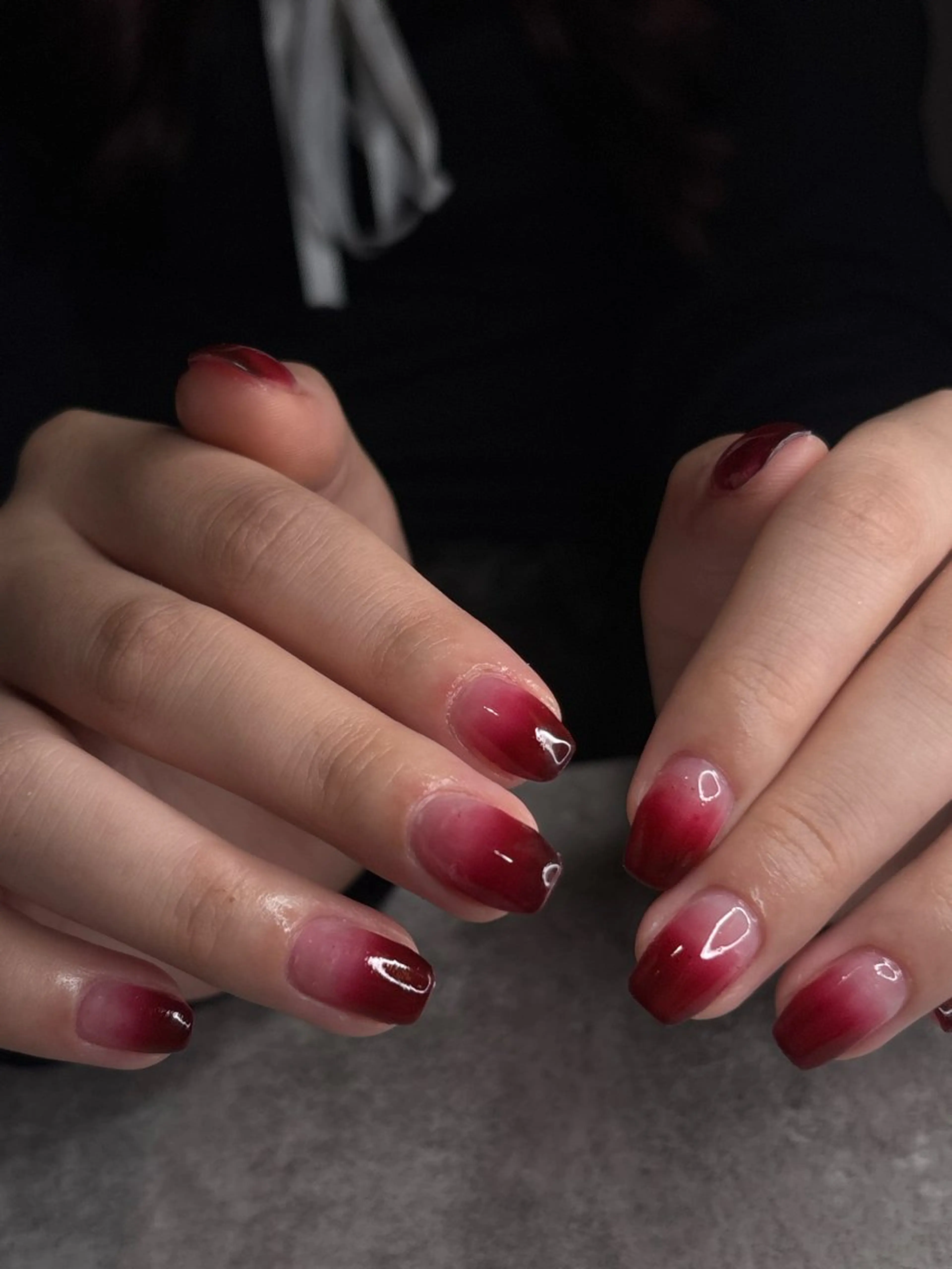 ネイル グラデーション 赤色 ハンドネイル mood mitsukiのネイルデザイン