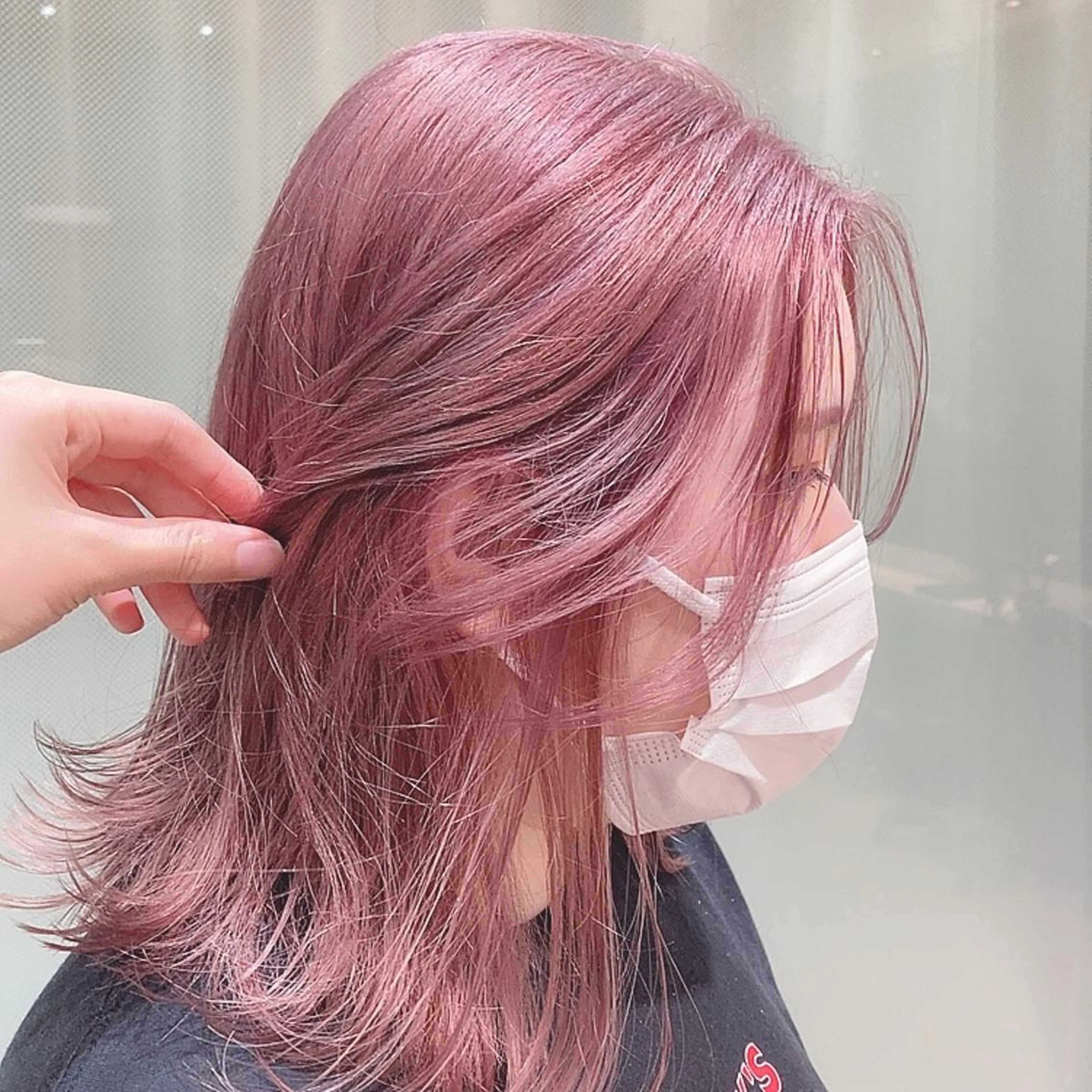 ミディアム カラー ブリーチ ピンクカラー 韓国風ヘア カット ヘアカラー zeal AYAKAのヘアスタイル