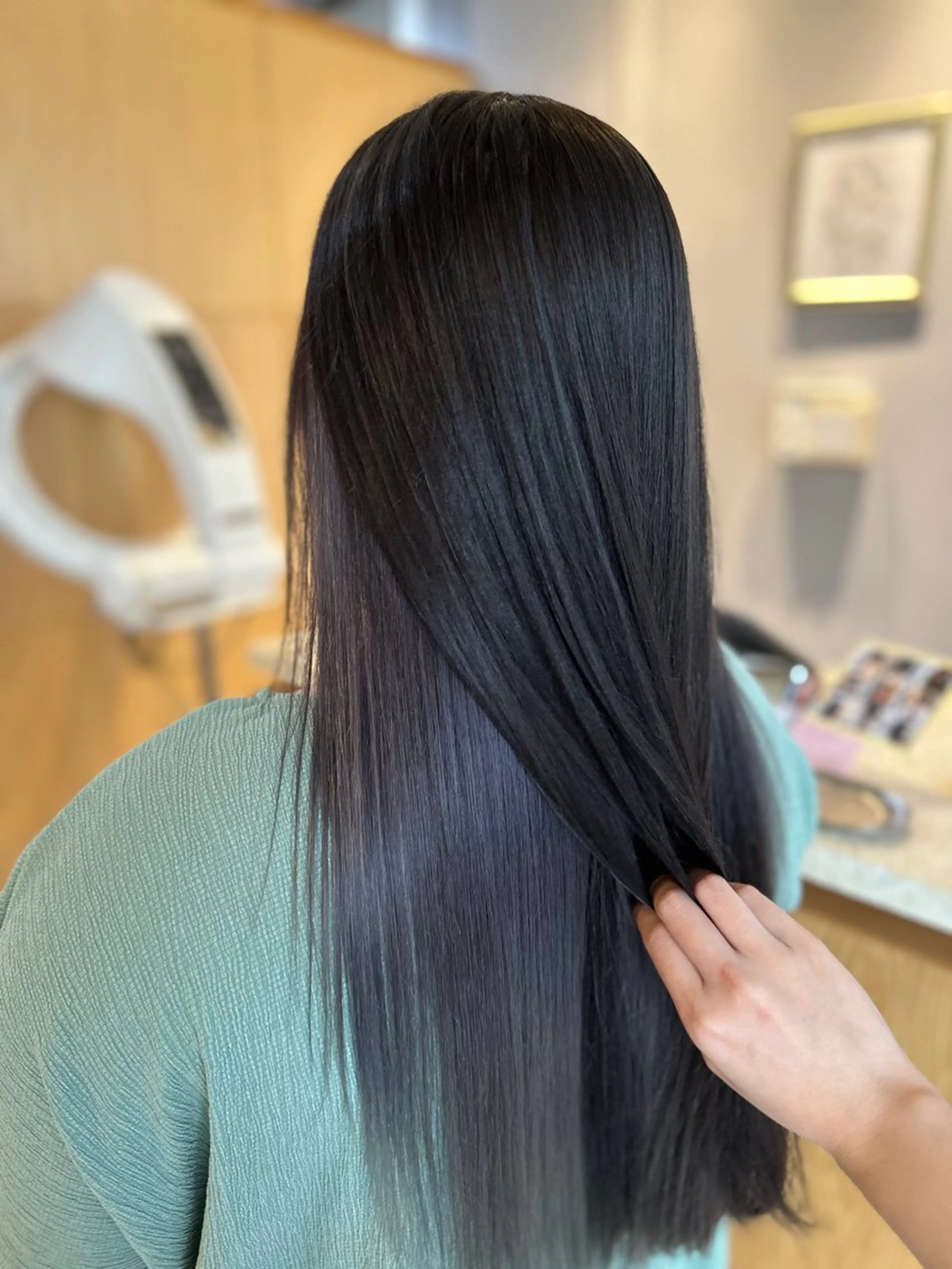 ミディアム ヘアカラー トリートメント miloc MOMOKAのヘアスタイル