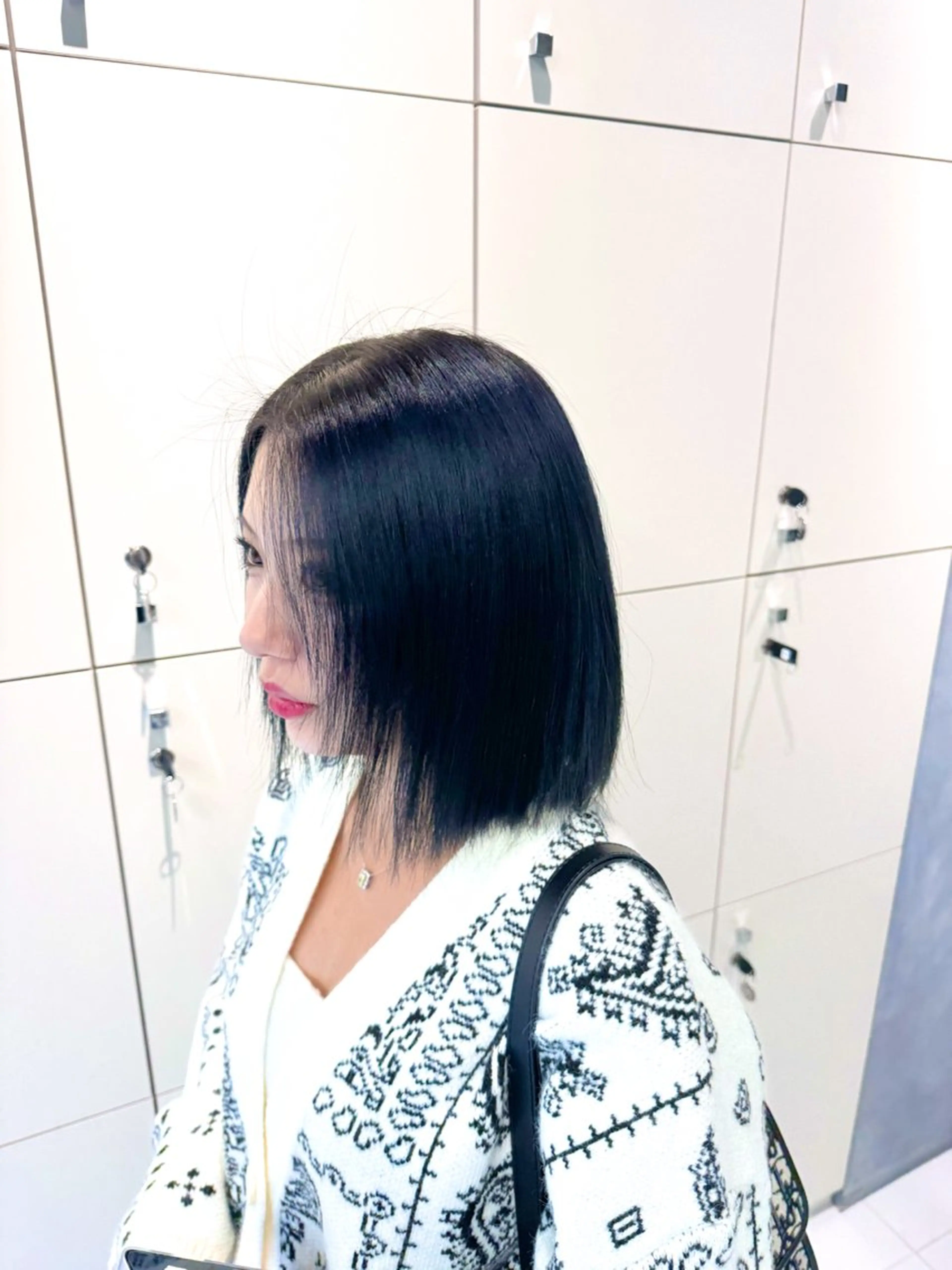カラー 黒髪 ブルーカラー ブルーブラック 傷まないブリーチ🪽 /大図みらいのヘアスタイル