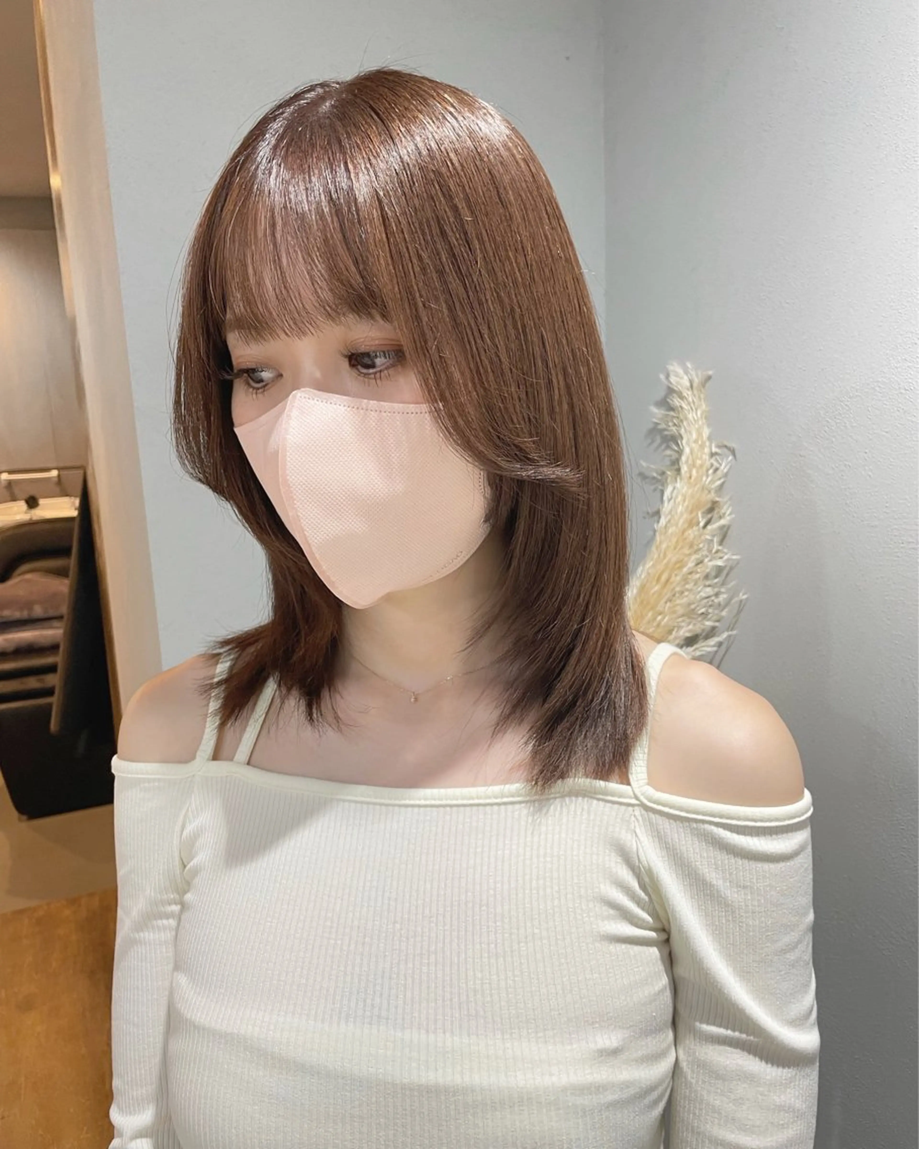 ミディアム カラー ベージュカラー ブラウンカラー ブラウンベージュ 顔まわりレイヤー レイヤーカット カット ヘアカラー トリートメント 【arc】Ruri コテ巻き風パーマのヘアスタイル