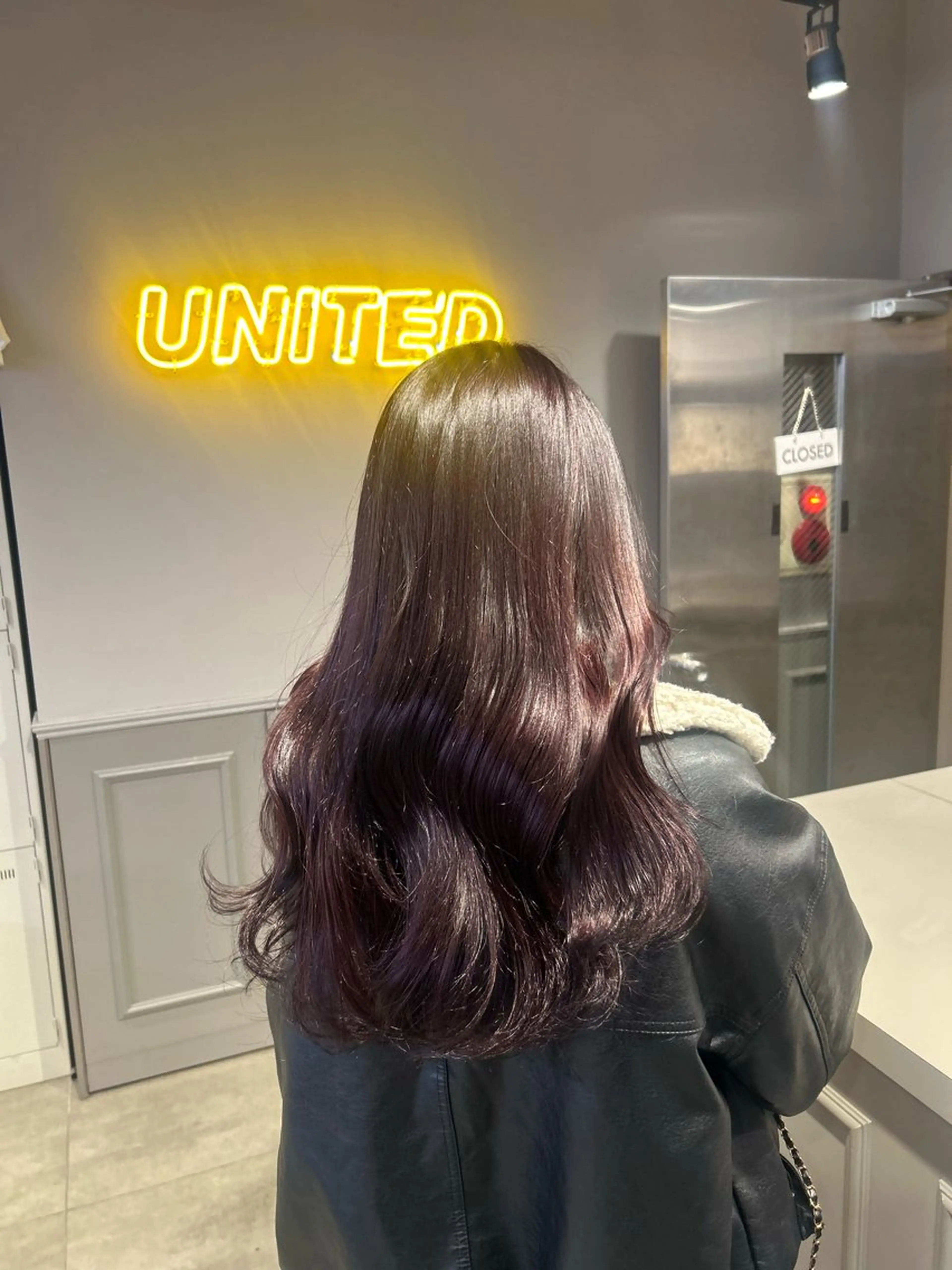 ロング カラー ヘアカラー トリートメント 韓国ヘア暗髪 ダブルカラーメンズ可のヘアスタイル