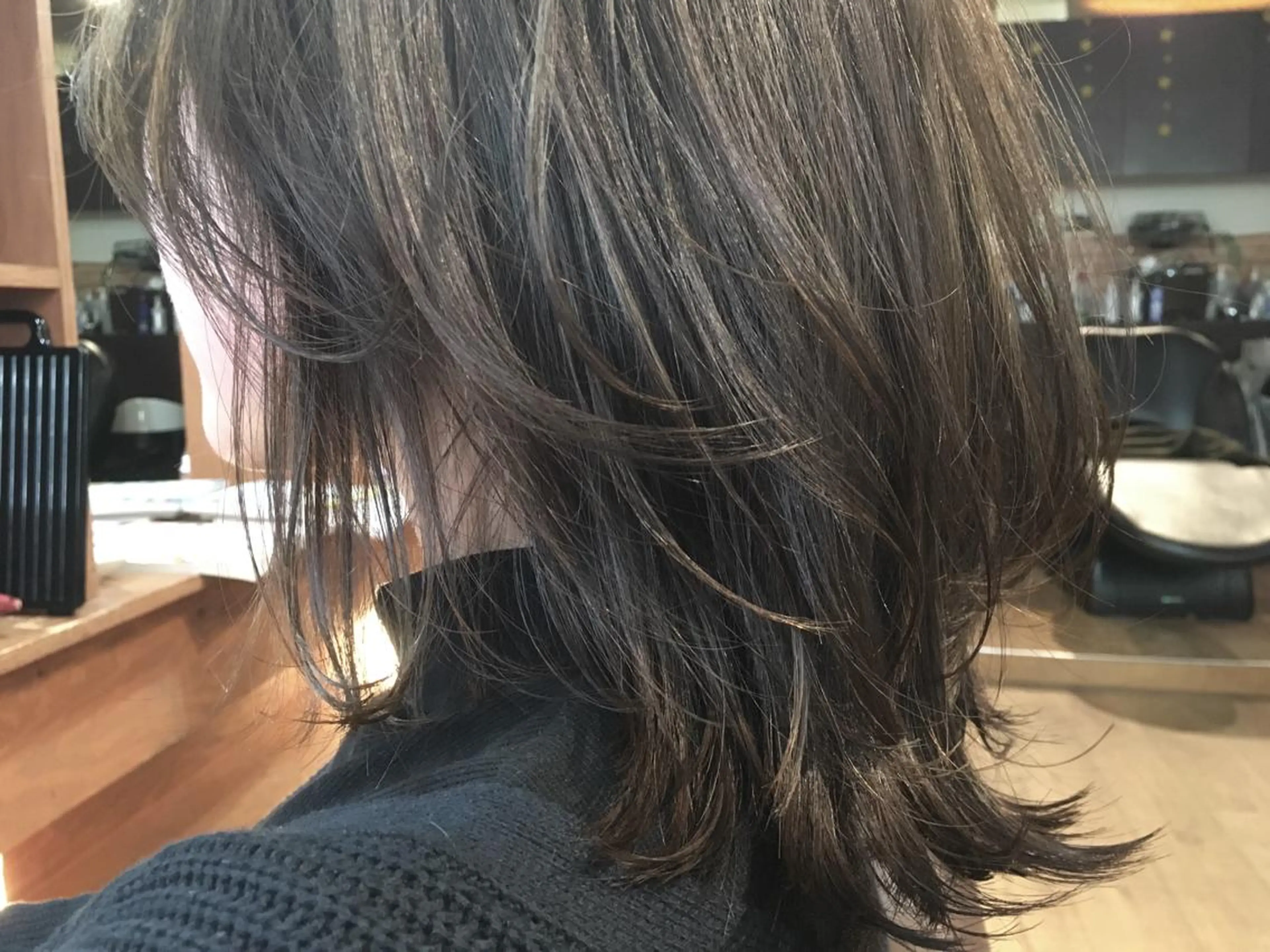 ミディアム カラー カット ヘアカラー トリートメント 菅村 勇亮のヘアスタイル