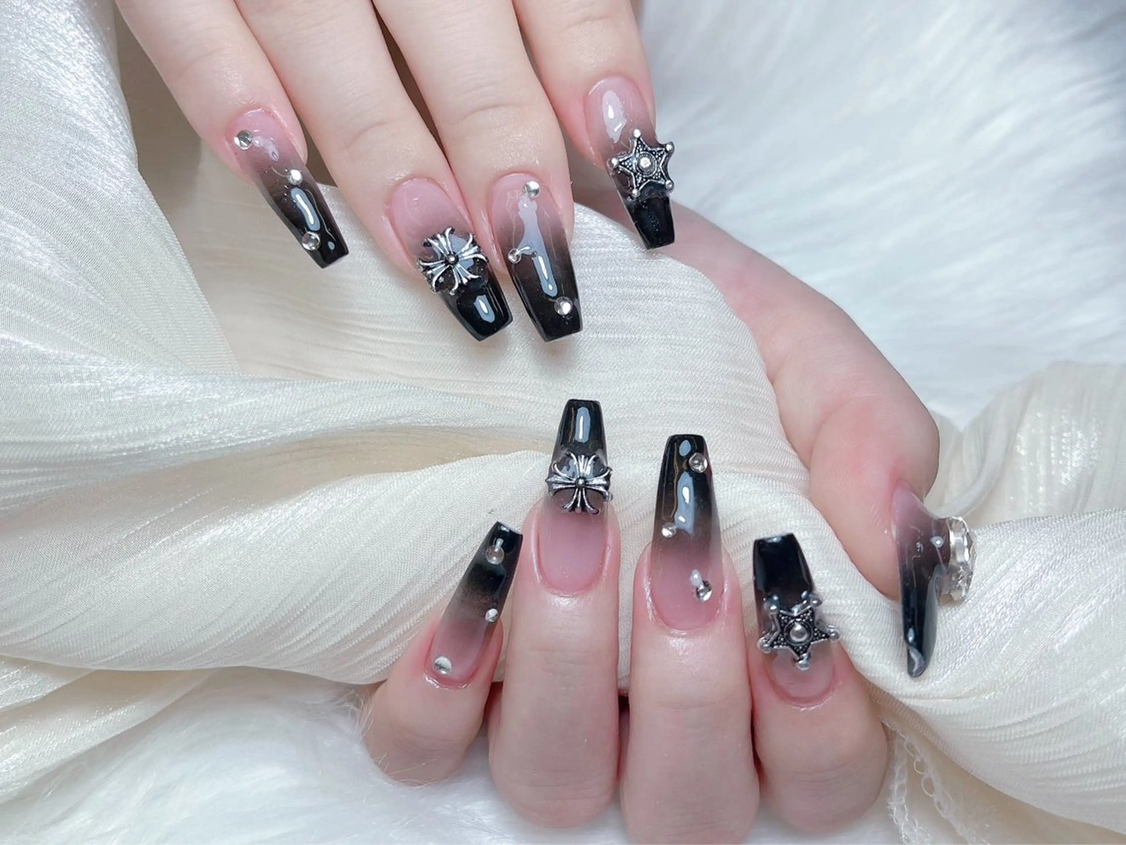 ネイル ハンドネイル M🌷nail 長さだし専門店のネイルデザイン