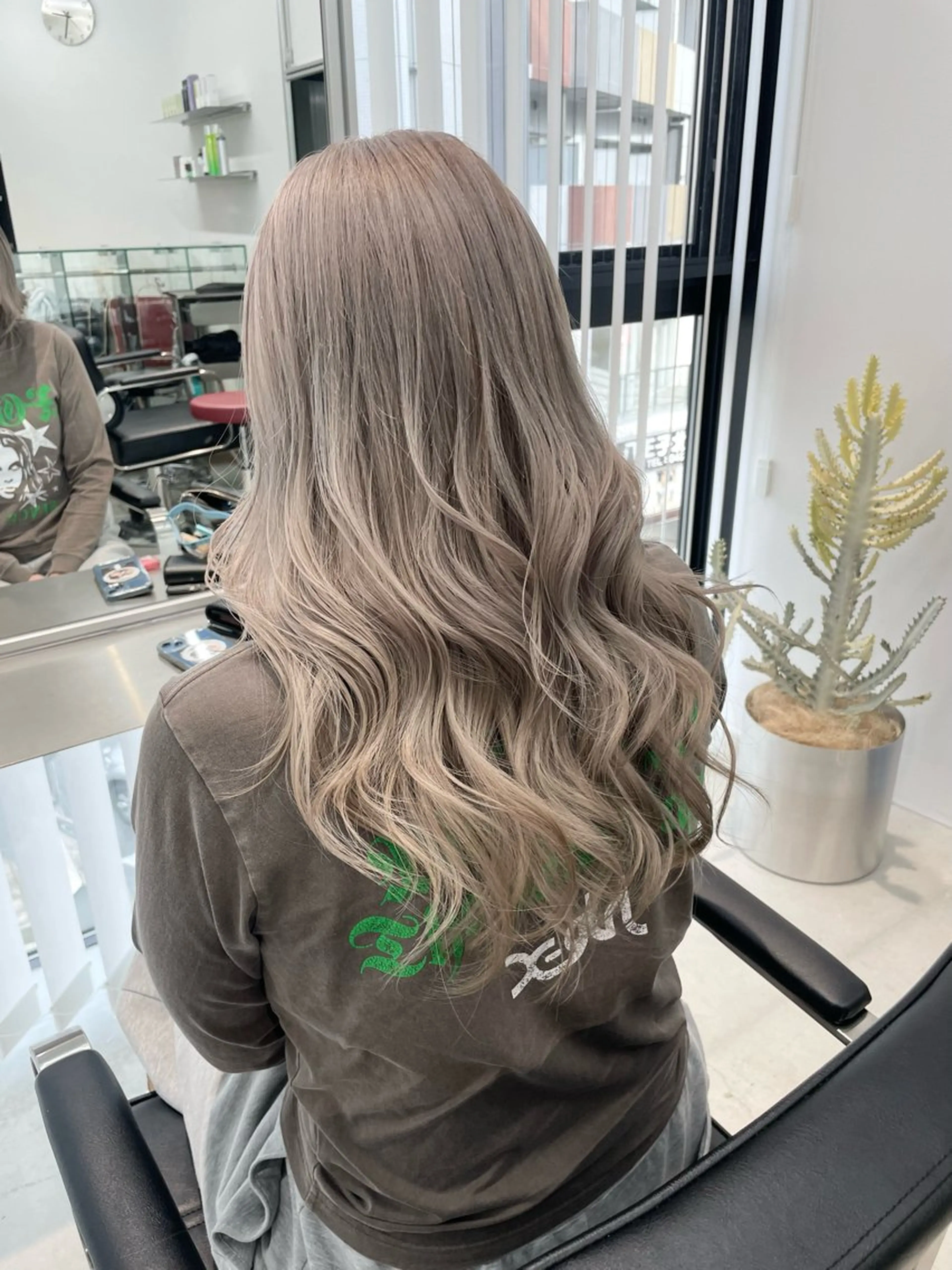 カラー ヘアカラー ハイトーン✨ブリーチ ✨高田めぐみのヘアスタイル