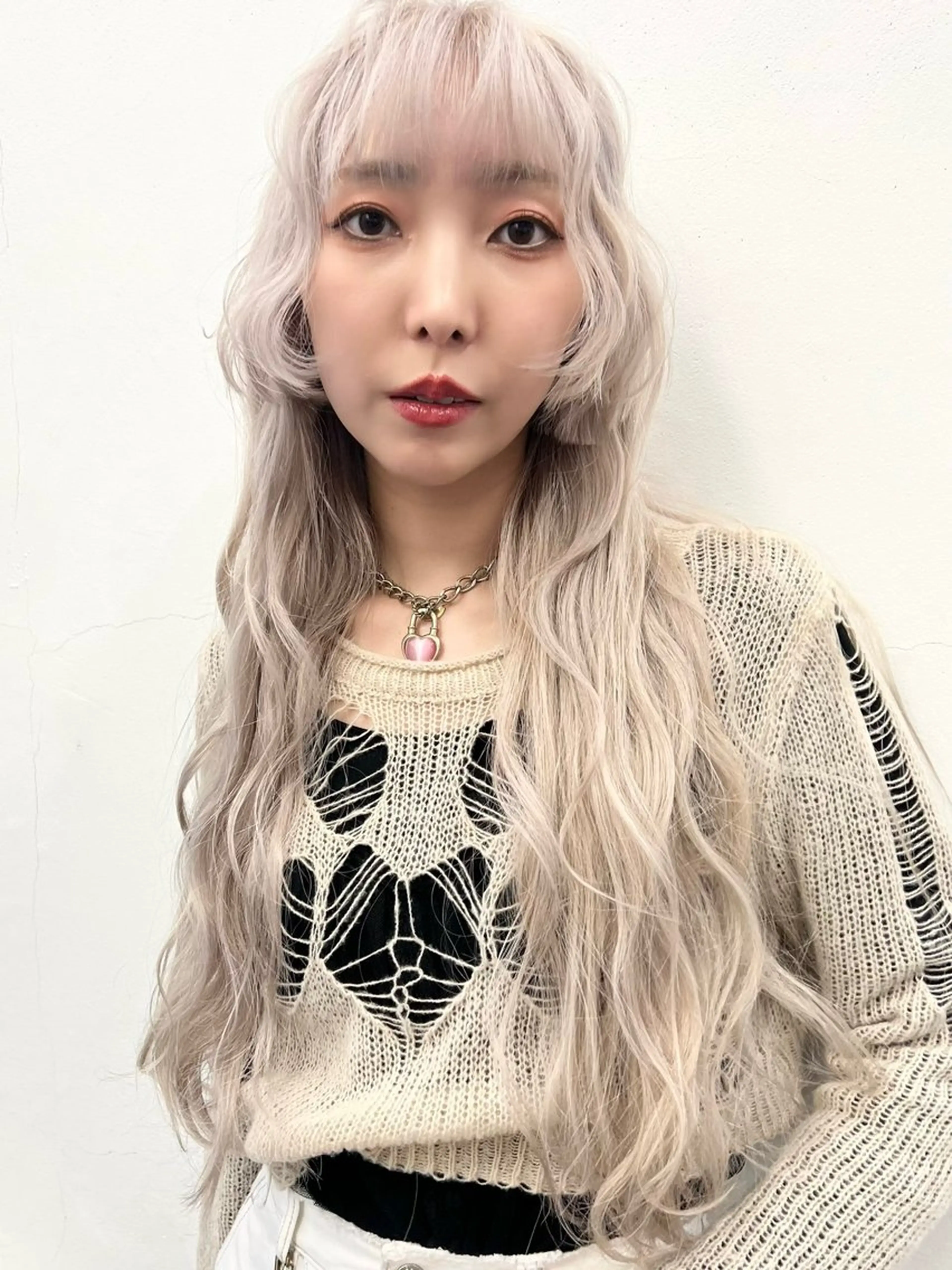 セミロング カラー アッシュ ベージュカラー ブリーチ ブロンド ケアブリーチ カット ヘアカラー トリートメント HARU//原宿🤍 リピート率NO.1のヘアスタイル
