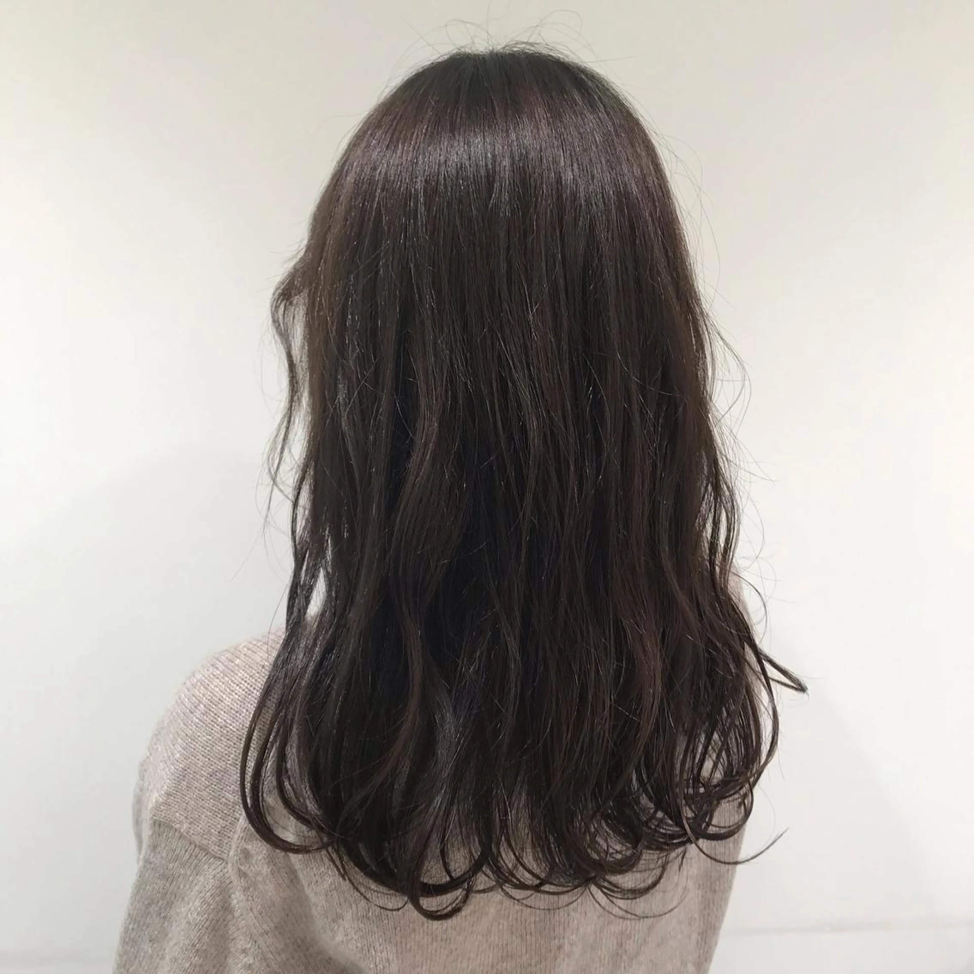 ロング カラー 透明感カラー イルミナカラー オリーブカラー カット ヘアカラー トリートメント 暖色カラー🌹 中山由梨のヘアスタイル