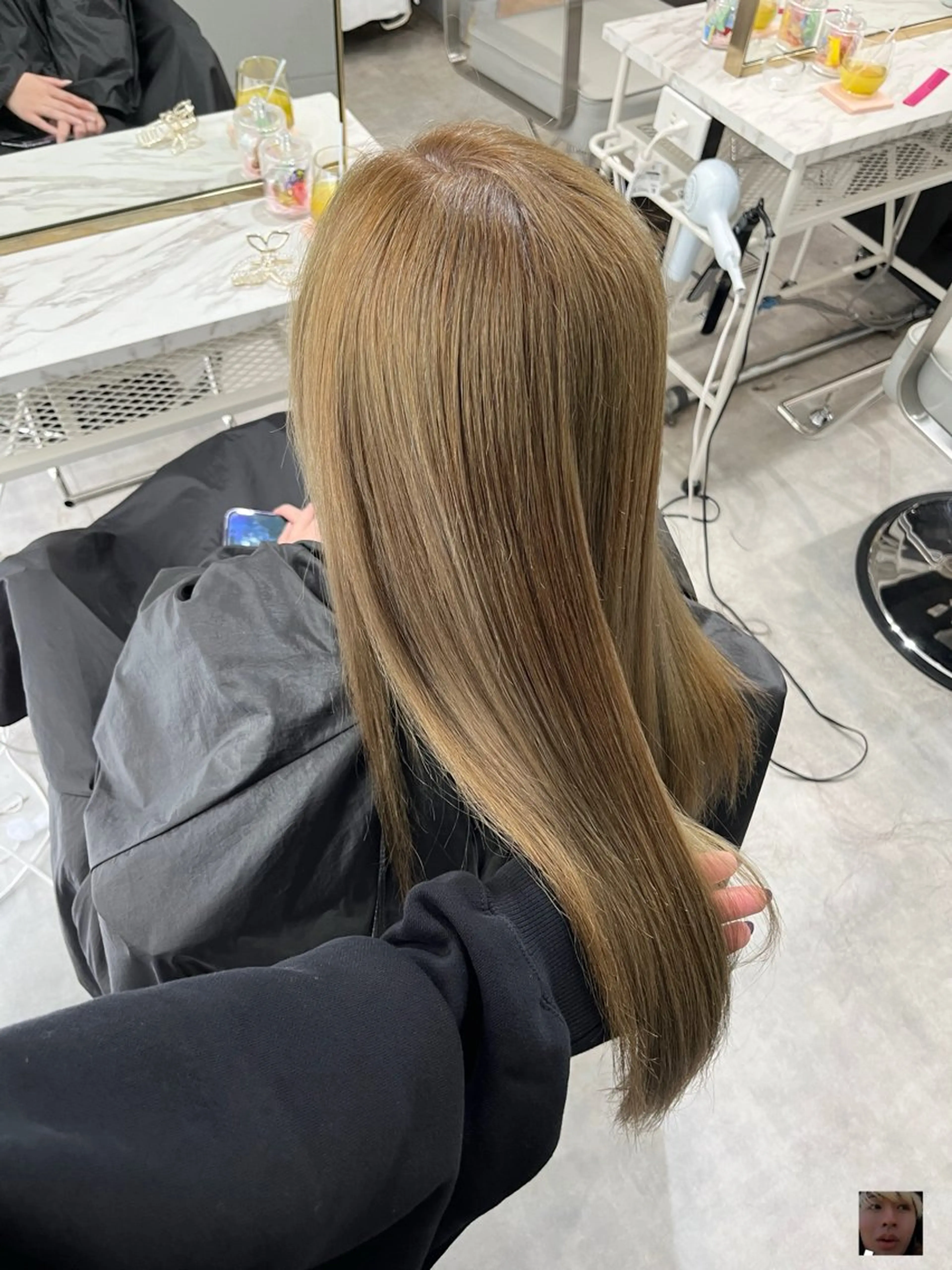 ロング カラー ヘアカラー トリートメント ヘアセット 🎀透明感ブリーチ カラー🎀ミズキのヘアスタイル