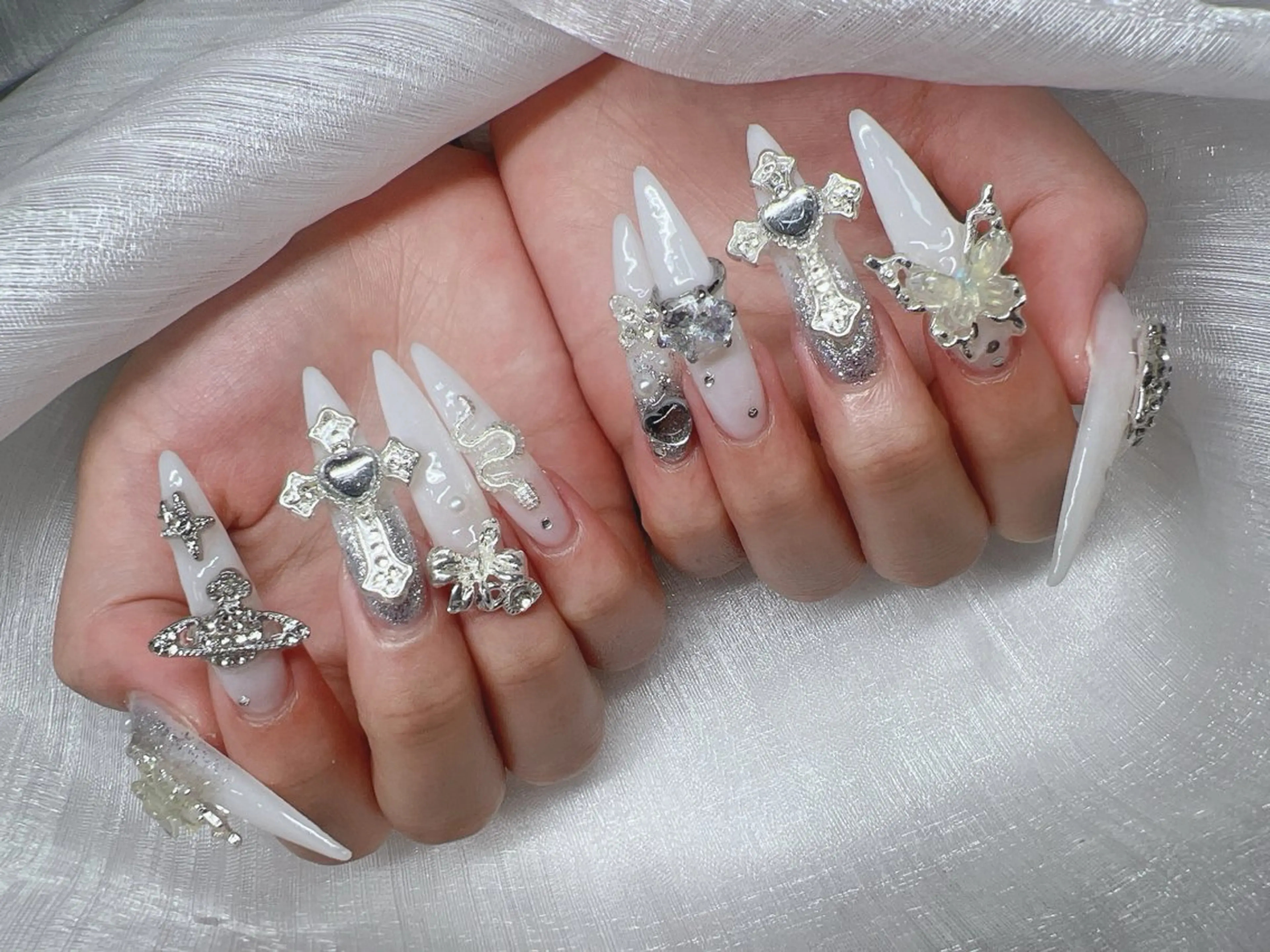 ネイル 長さ出し グラデーション キラキラネイル マグネットネイル ニュアンスネイル ハンドネイル Lee Nails チップ長さだし専門店のネイルデザイン