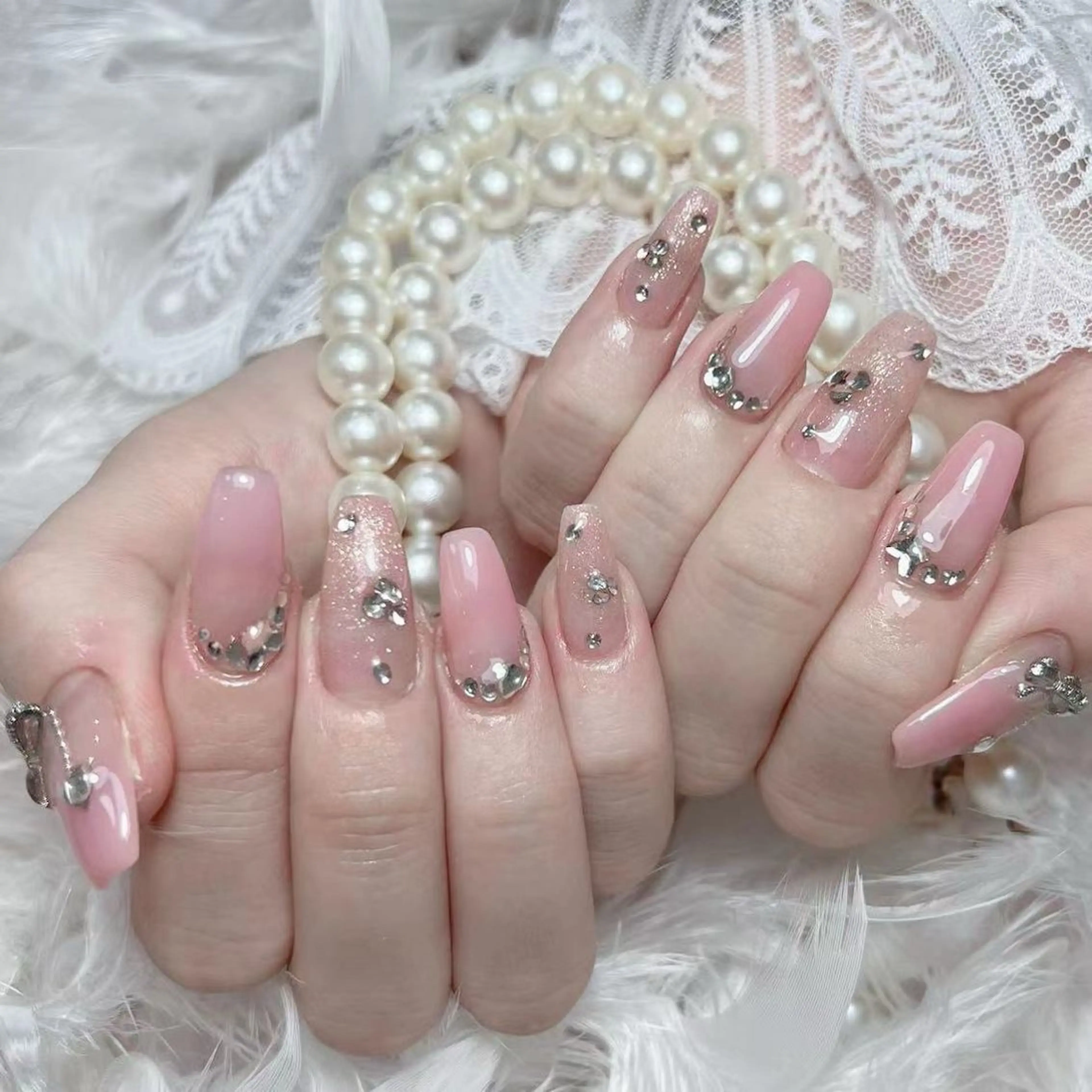 ネイル アートネイル オーロラネイル ガーリー キラキラネイル 韓国ネイル ハンドネイル Diamond NAIL✨のネイルデザイン