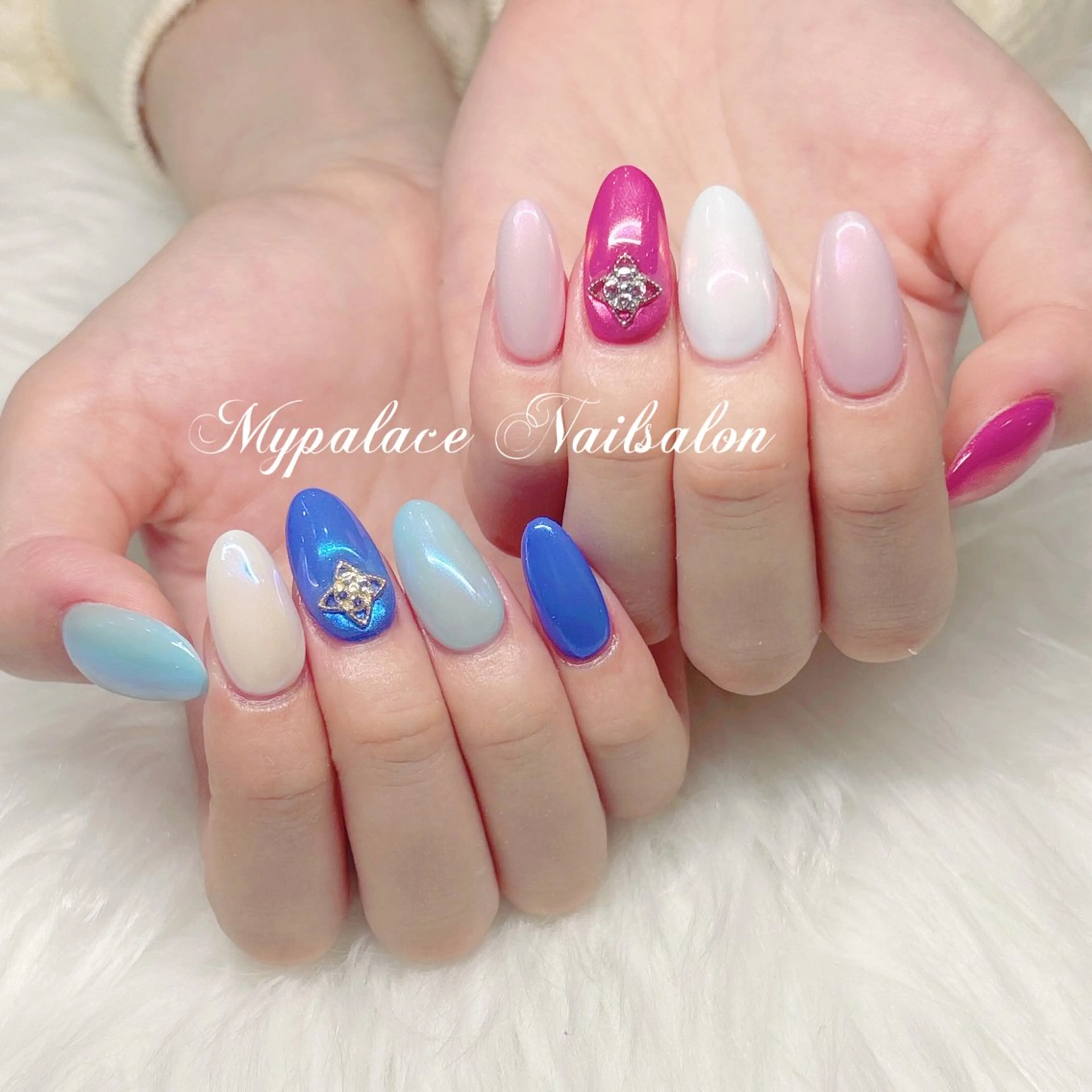 ネイル オーロラネイル ゴールド 水色 ピンク スカルプネイル ハンドネイル Yuis Nailスカルプ専門のネイルデザイン
