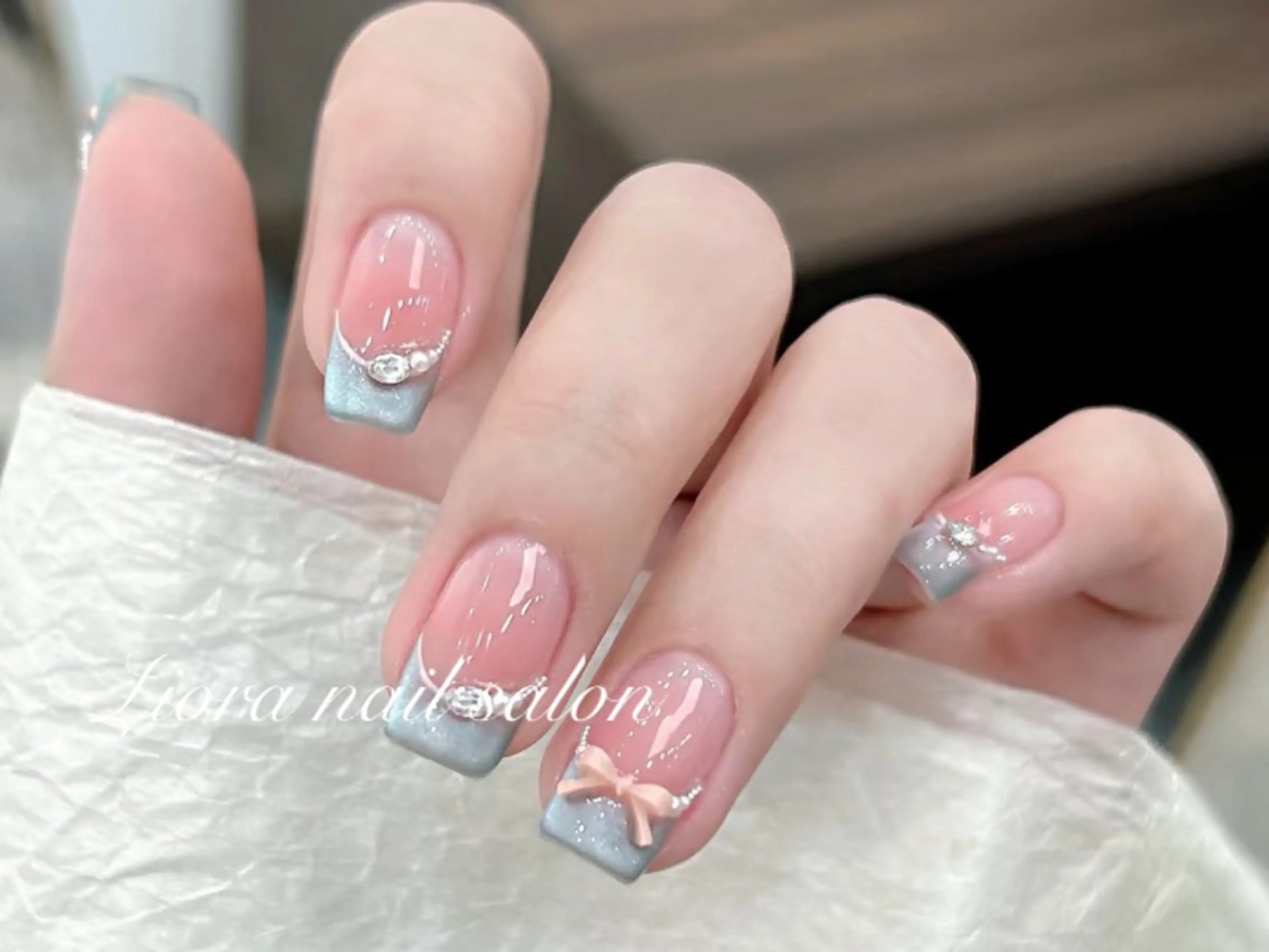 ネイル フレンチネイル ジェルネイル ガーリー グラデーション キラキラネイル ハンドネイル Liora ネイルサロン所属・Liora nail salonのネイルデザイン