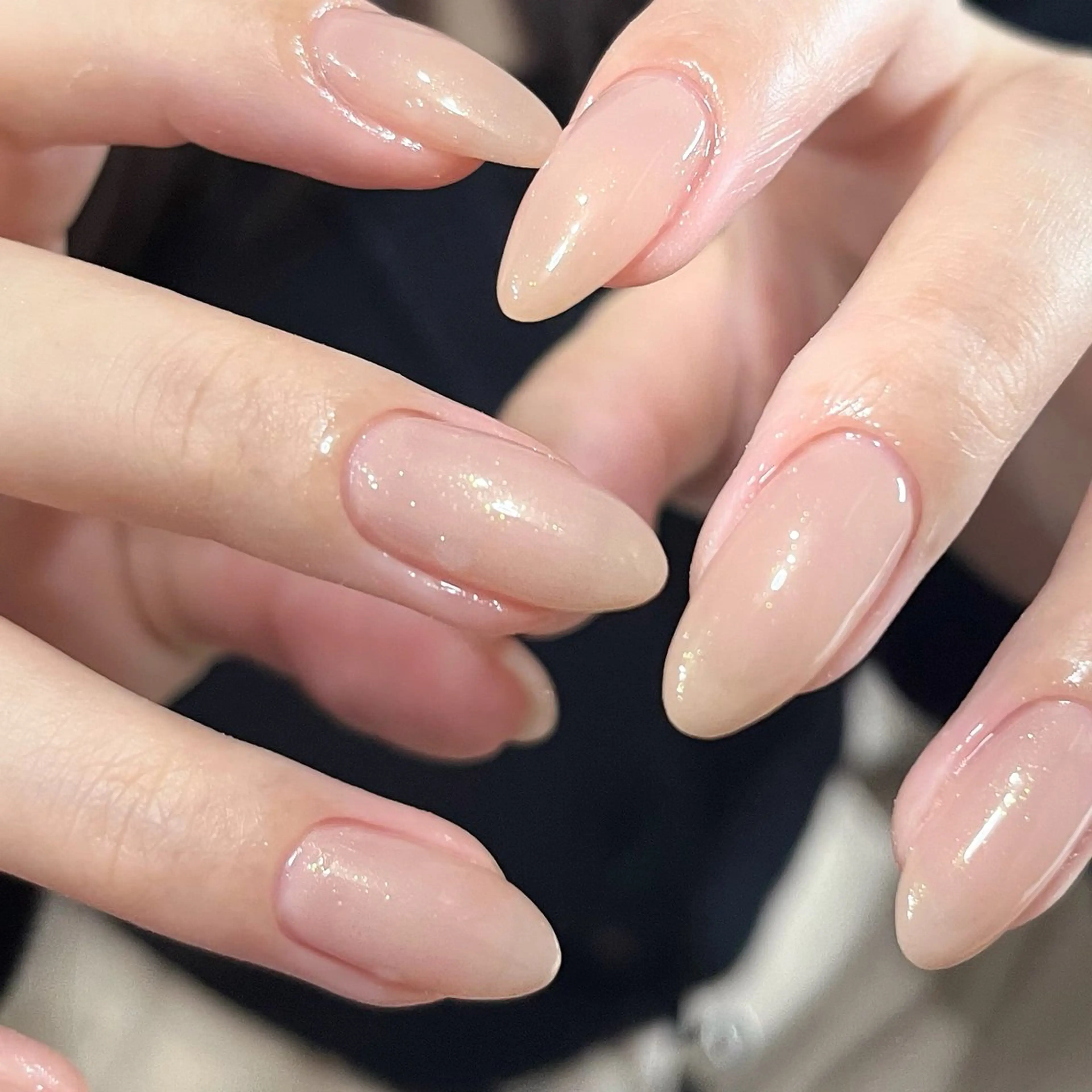 ネイル ラメ(グリッター) ワンカラーネイル ピンク ピンクベージュ ハンドネイル ハンドケア 🎀NAIL🎀 AI🪄︎︎◝✩のネイルデザイン