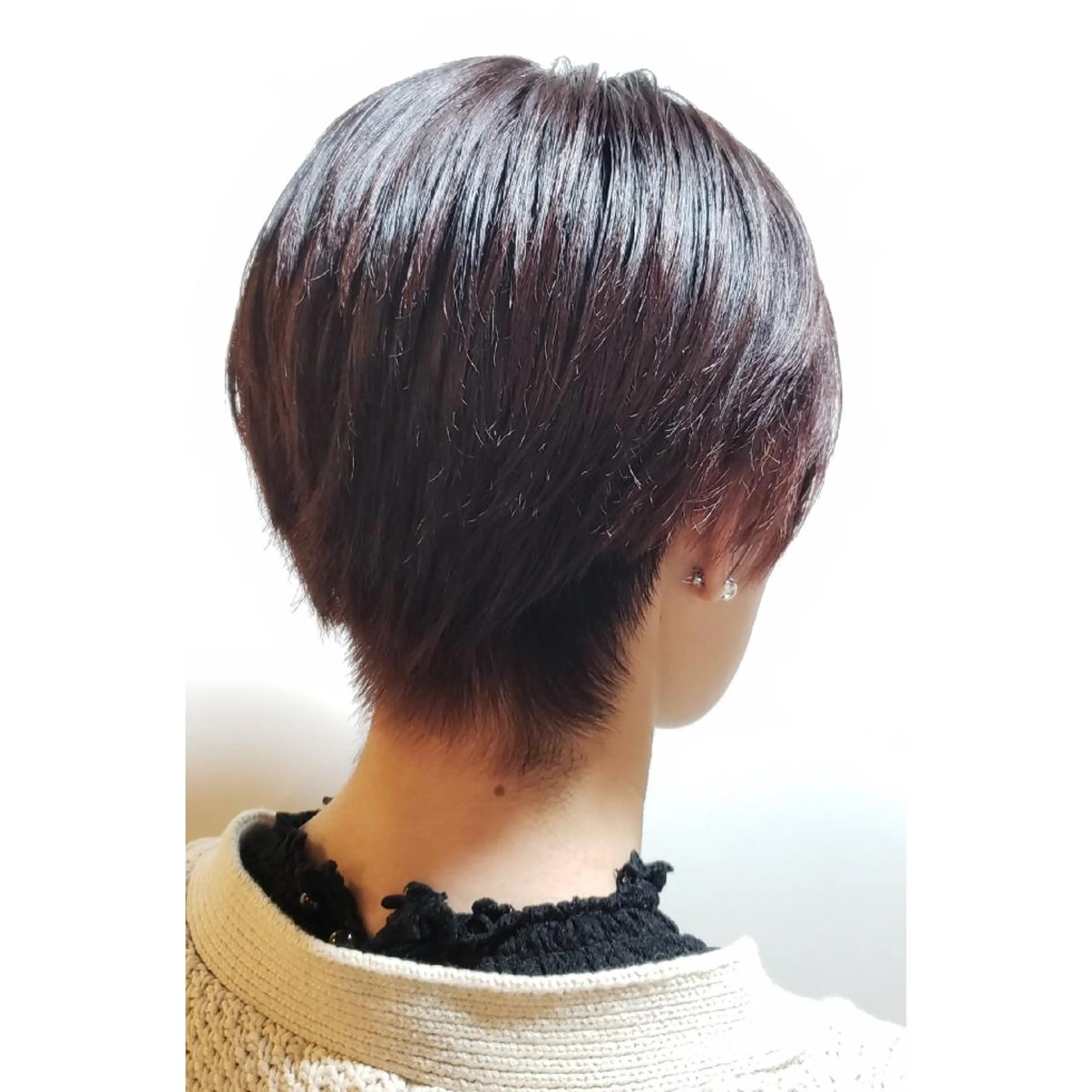 ショート カラー ヘアアレンジ ブリーチ ブリーチなしカラー パープルカラー 髪質改善サロン🍃 AIRI のヘアスタイル