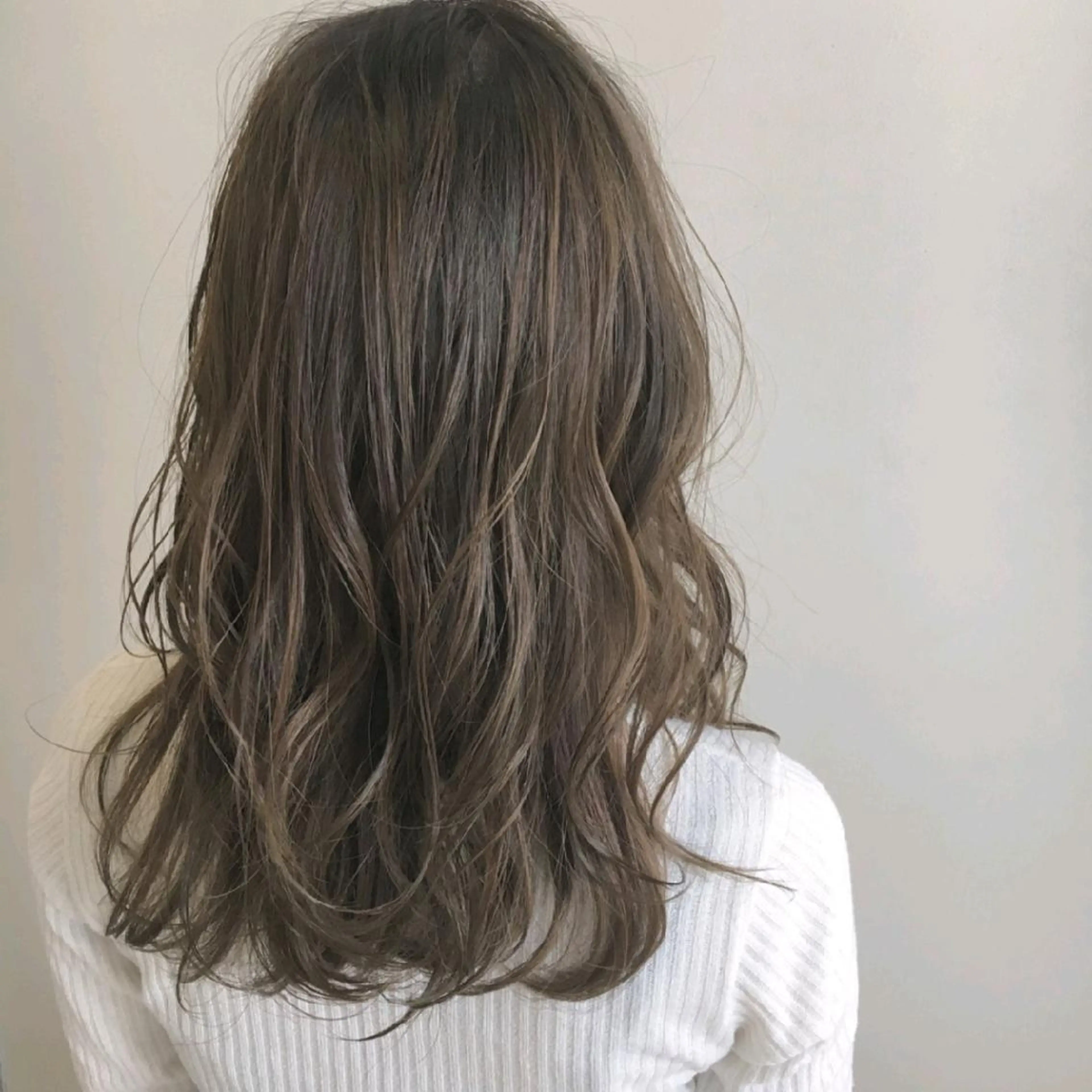 ミディアム カラー 透明感カラー グレージュ カット ◎モチマル チアキ◎のヘアスタイル