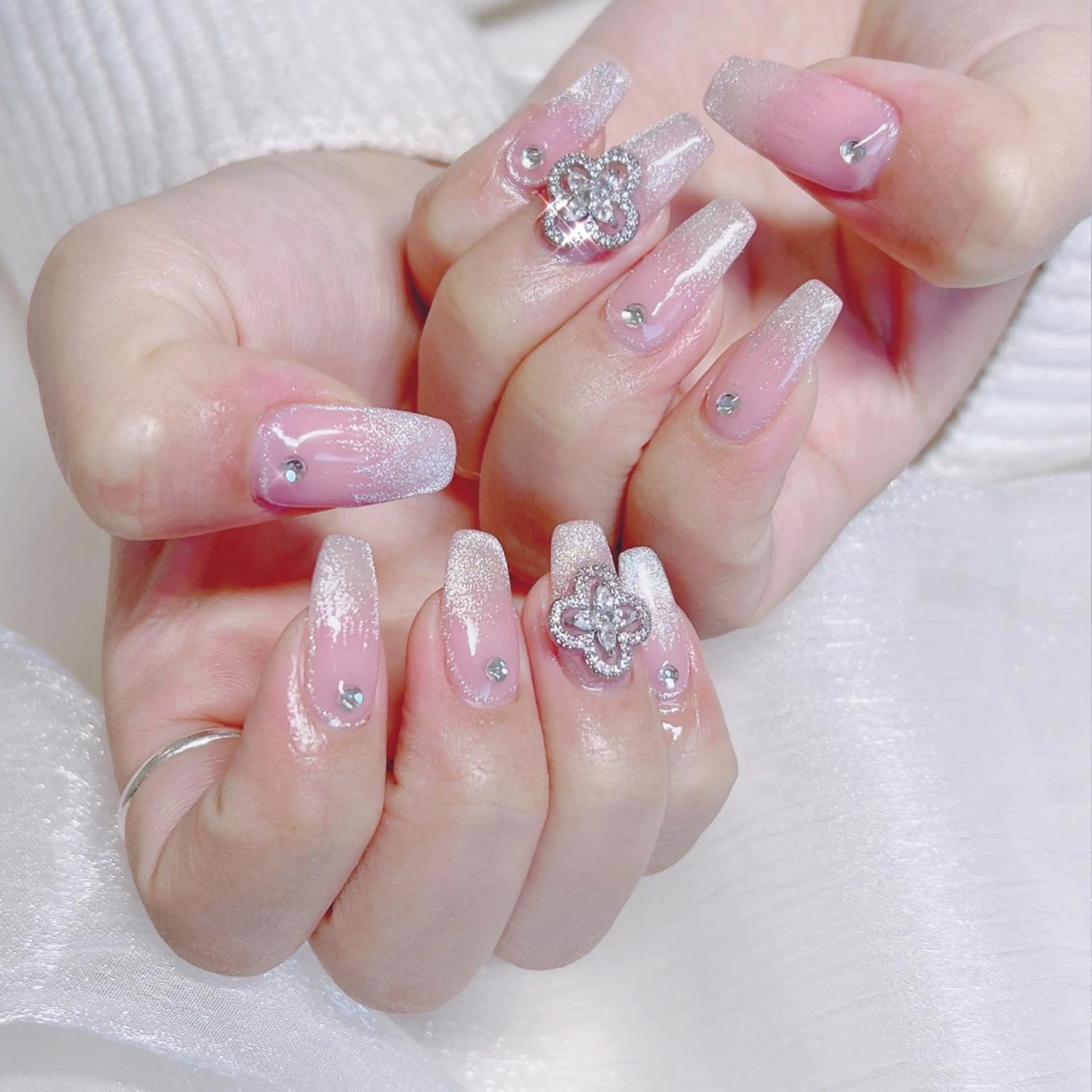 ネイル オーロラネイル フットネイル フレンチネイル ジェルネイル 韓国ネイル ハンドネイル ハンドケア EN nailsalon所属・【ENサロン】 Rei🎀Nailのネイルデザイン