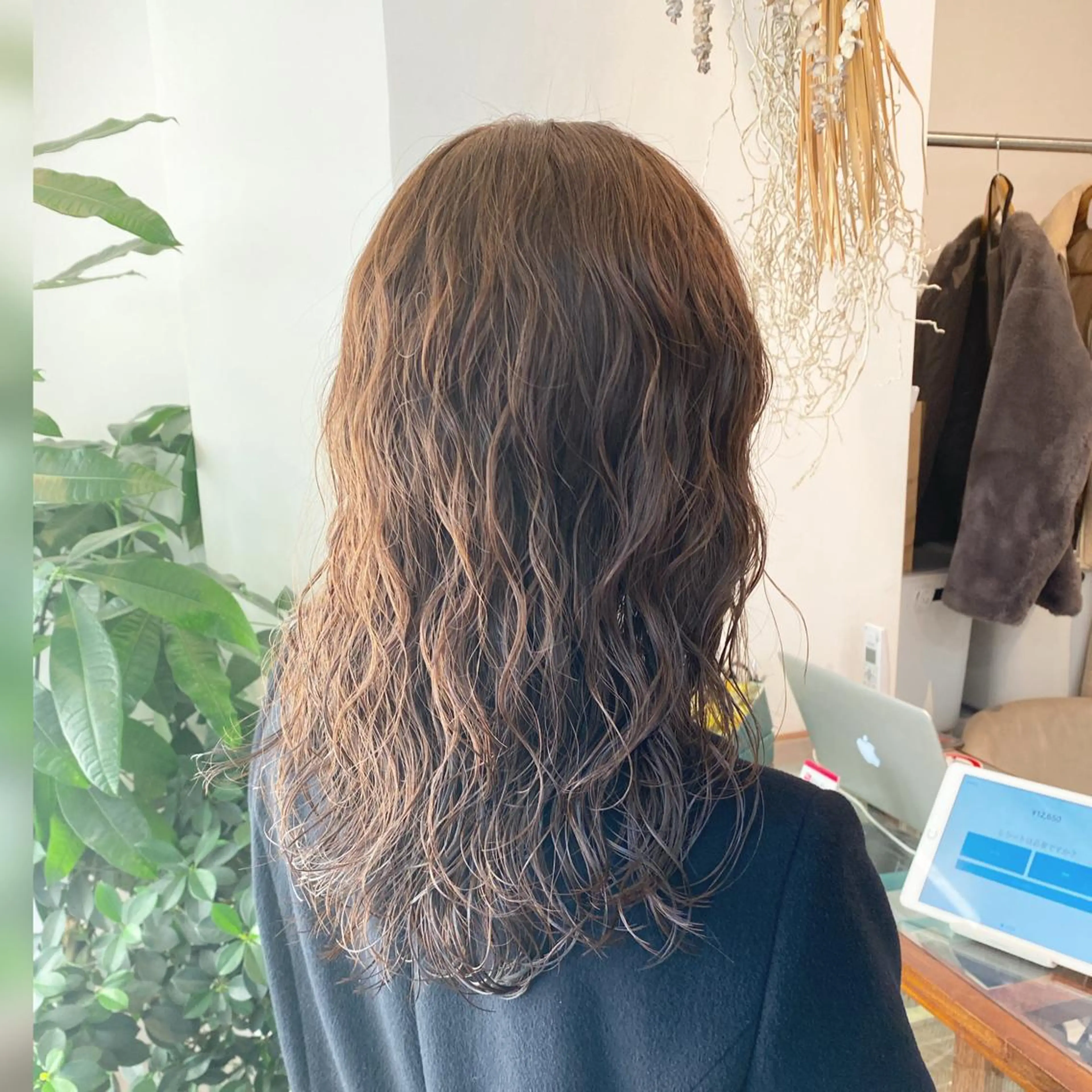 セミロング セミロングパーマ カット ヘアカラー パーマ トリートメント "ブリーチ縮毛矯正” /デサキショウヘイのヘアスタイル
