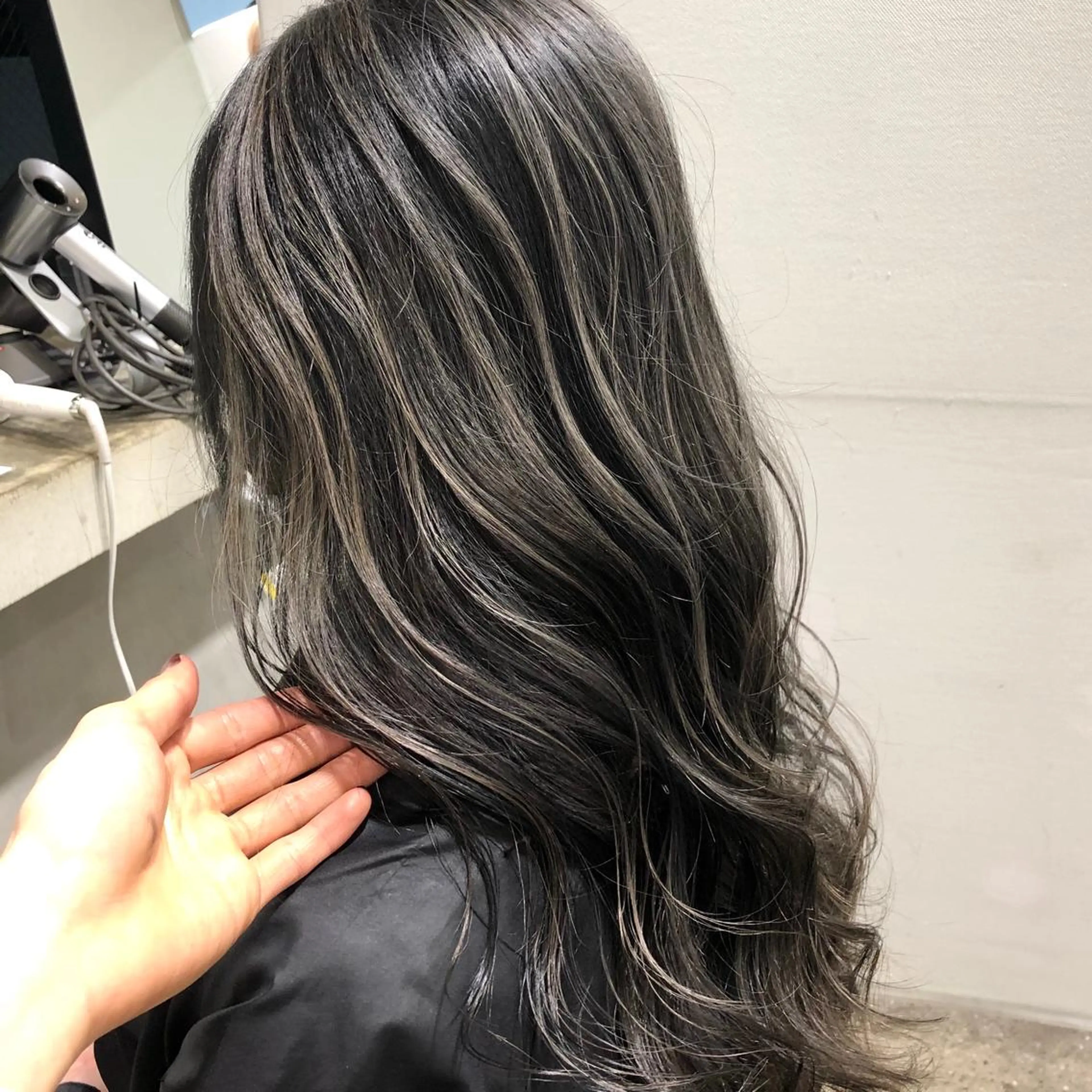 ロング カラー ハイライトカラー ハイライト カット ヘアカラー トリートメント ヘッドスパ ヘアセット 🧸ハイトーン🧸 ゆっきー🧸のヘアスタイル
