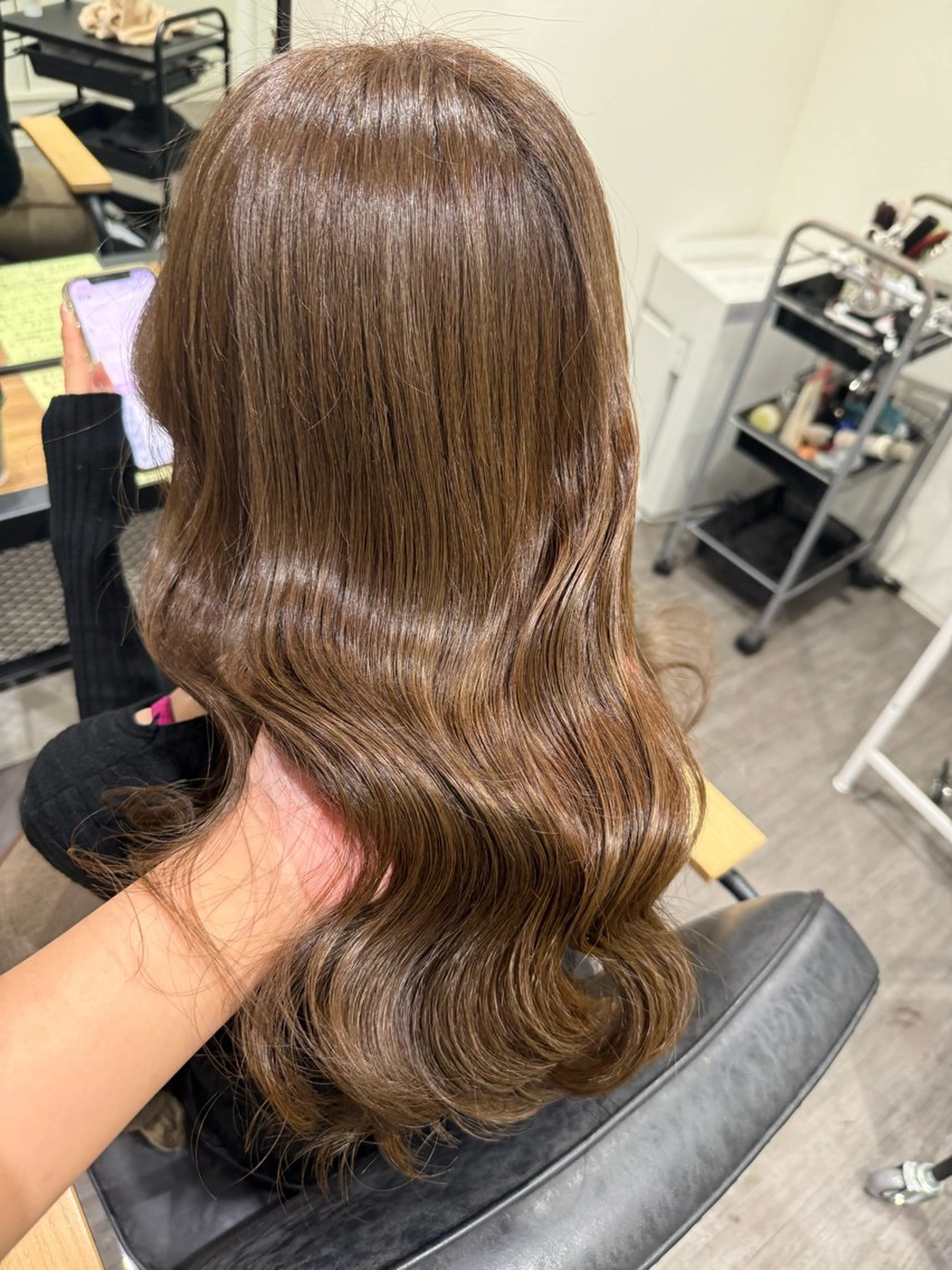 セミロング カラー ベージュカラー オリーブベージュ ヘアカラー トリートメント 上田 紗也のヘアスタイル