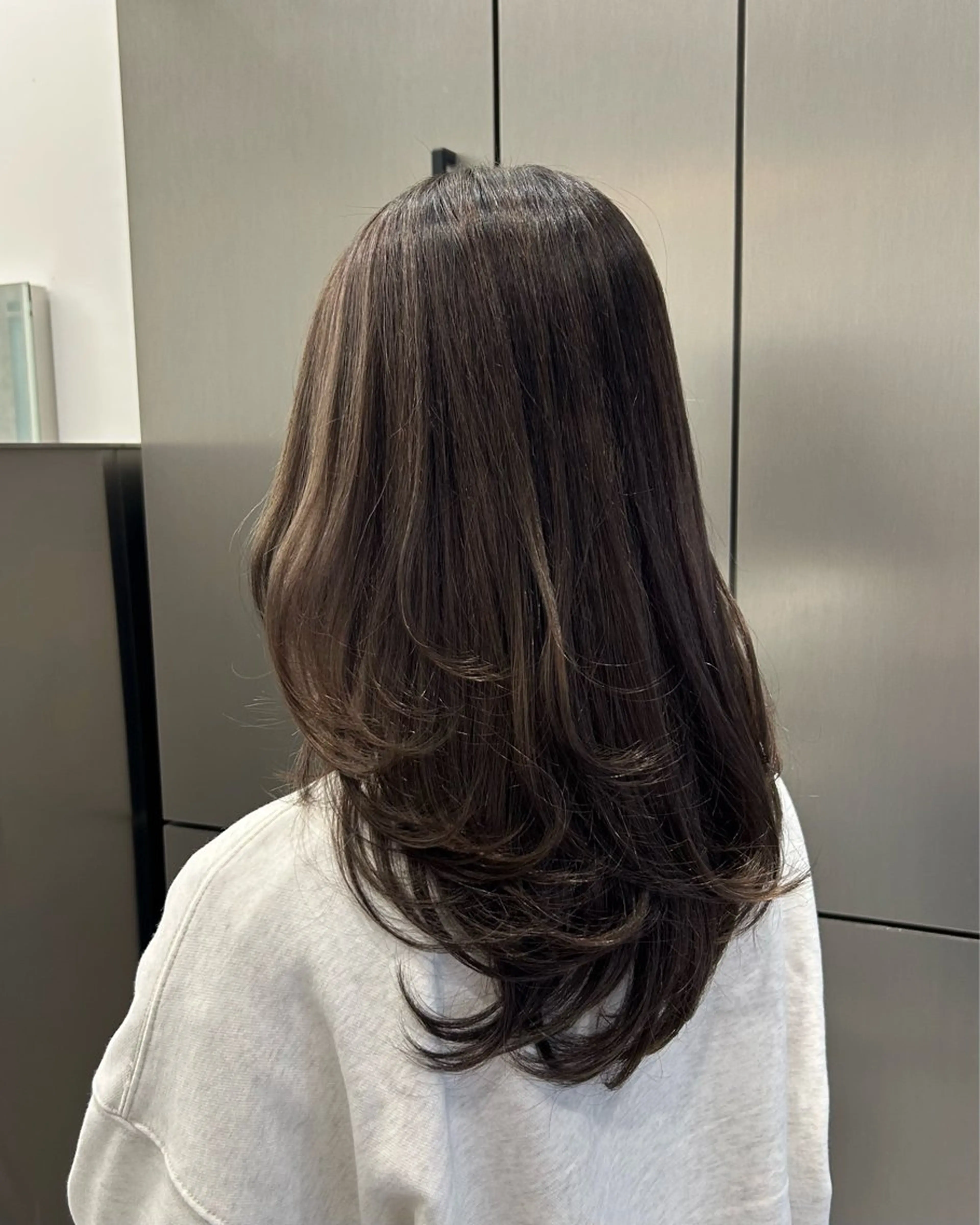 ロング レイヤーカット 大人レイヤー/艶髪 🇺🇸TOMONAのヘアスタイル