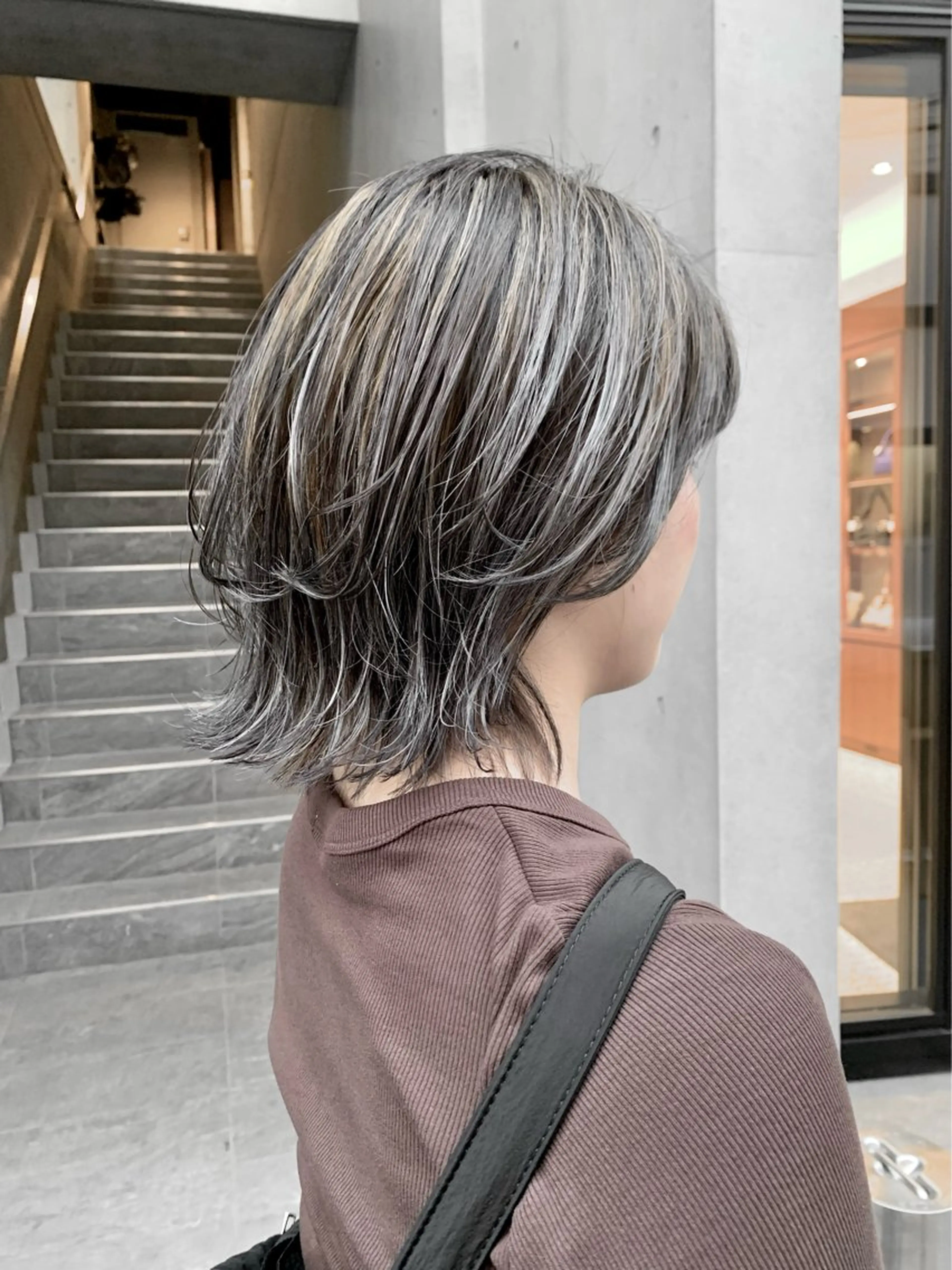 ミディアム カラー ルーツカラー/ レイヤーカット/井川のヘアスタイル