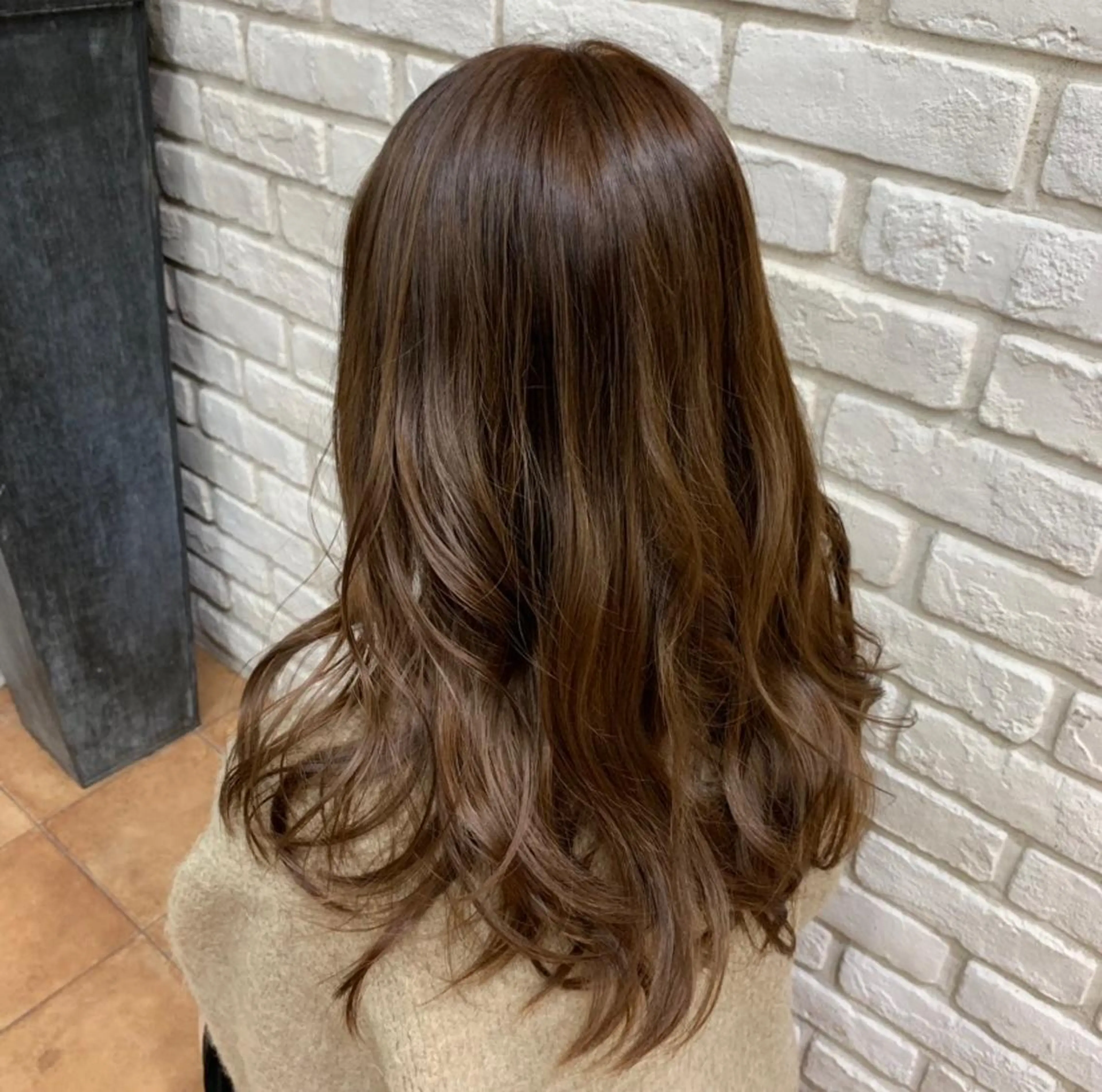 ロング カラー ベージュカラー ブラウンカラー ブラウンベージュ 透明感カラー イルミナカラー メンズパーマ 本多のヘアスタイル