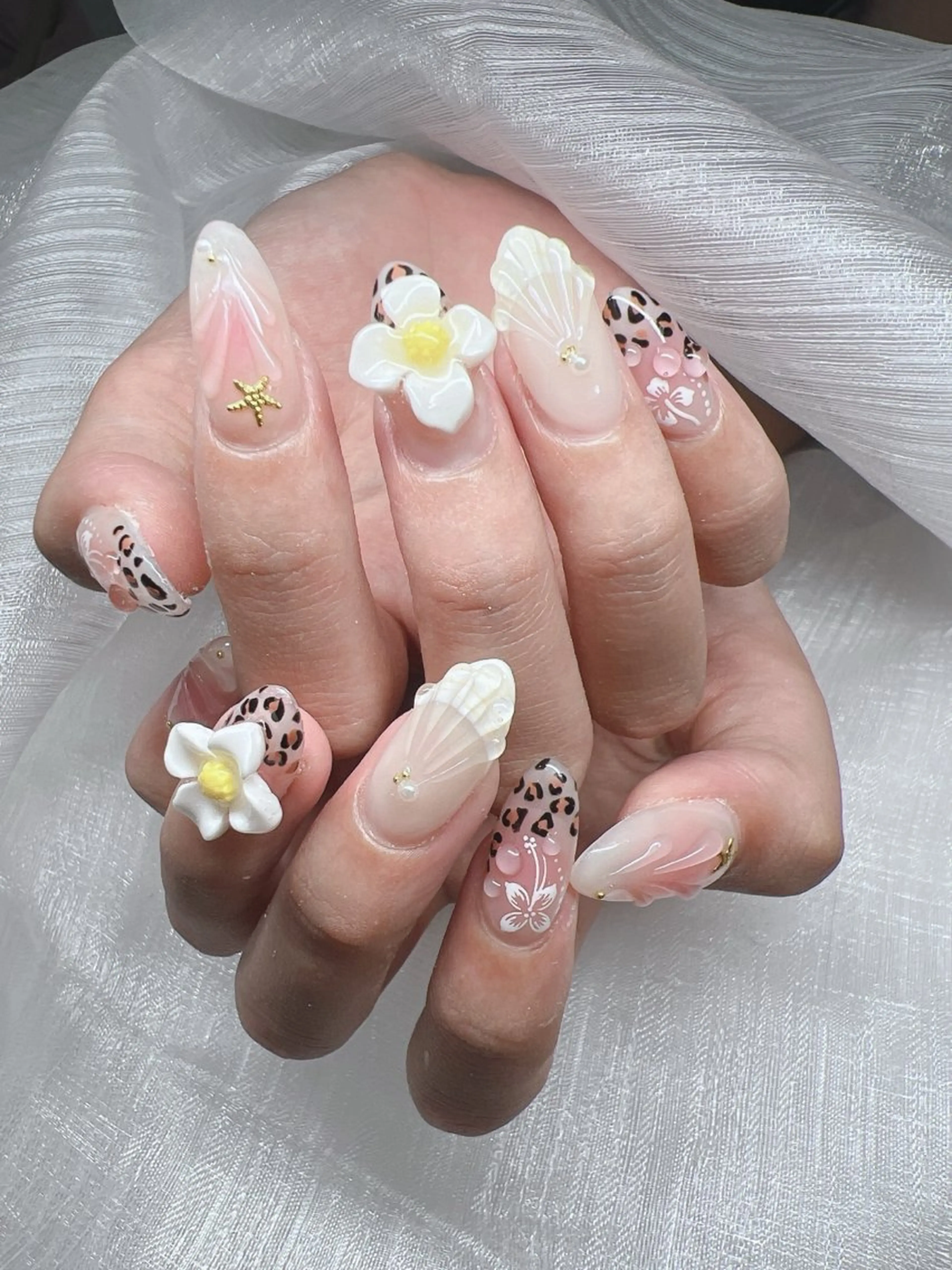 ネイル ハンドネイル Lee Nails チップ長さだし専門店のネイルデザイン