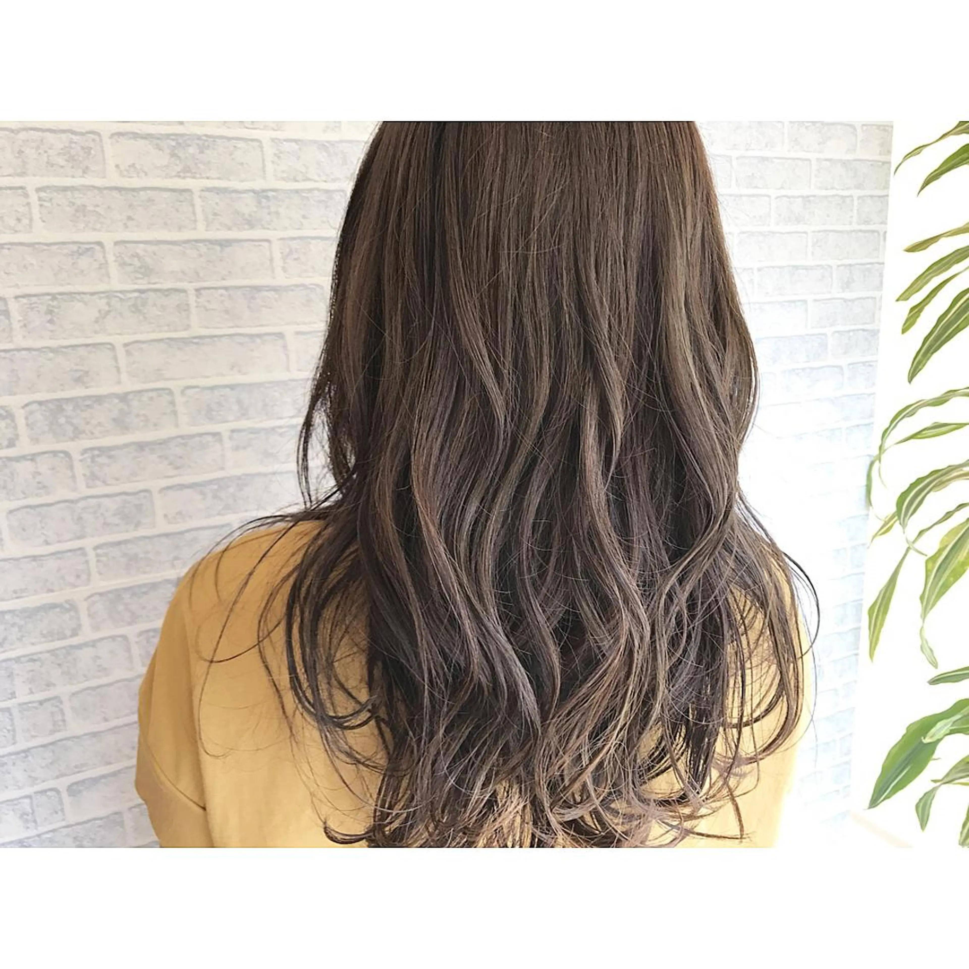 セミロング カラー ベージュカラー ハイライトカラー ハイライト 荒木 拓也のヘアスタイル