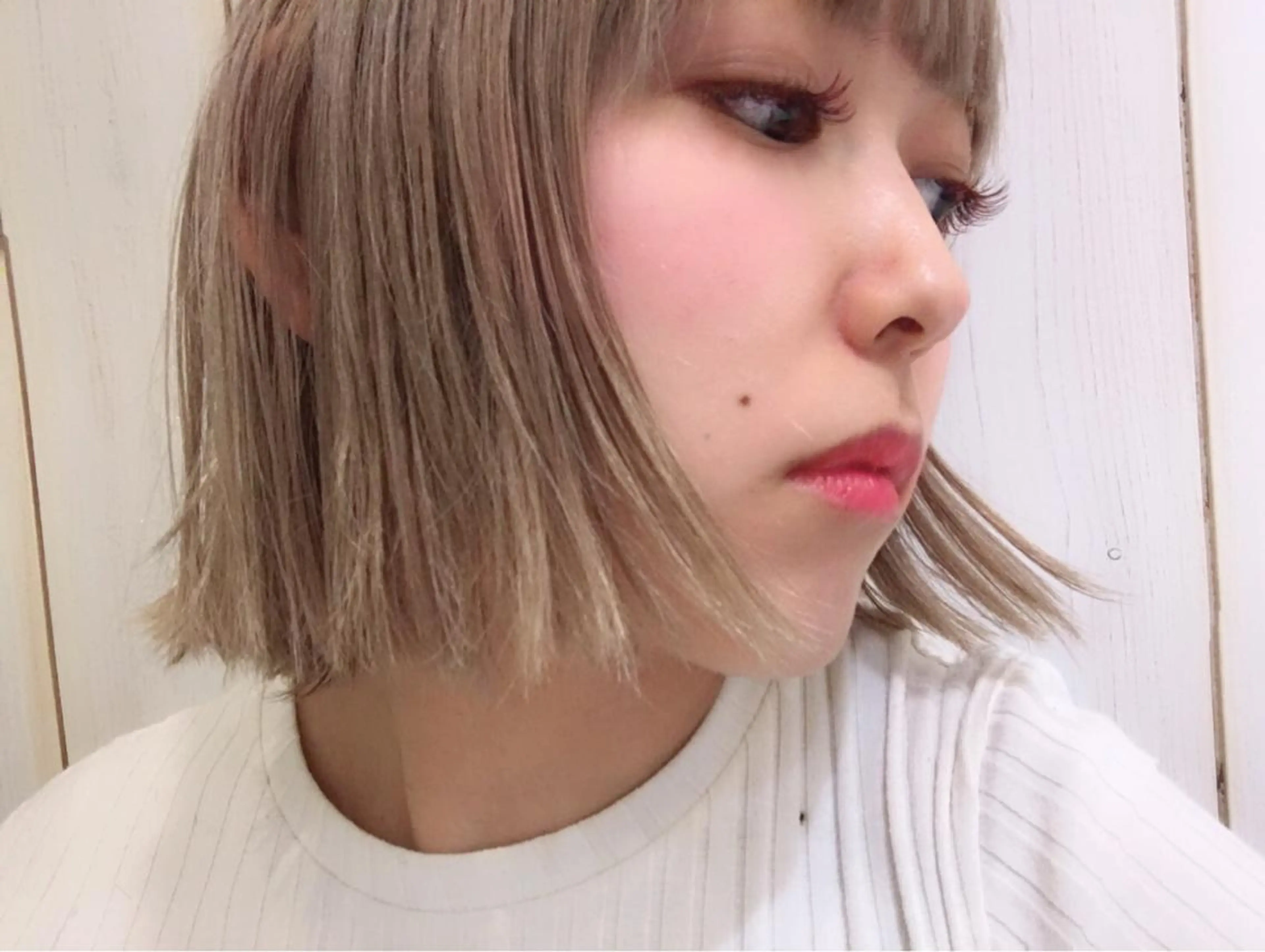 ショート カラー ベージュカラー ミルクティーベージュ カット ヘアカラー 縮毛矯正 トリートメント 江原 彩華のヘアスタイル