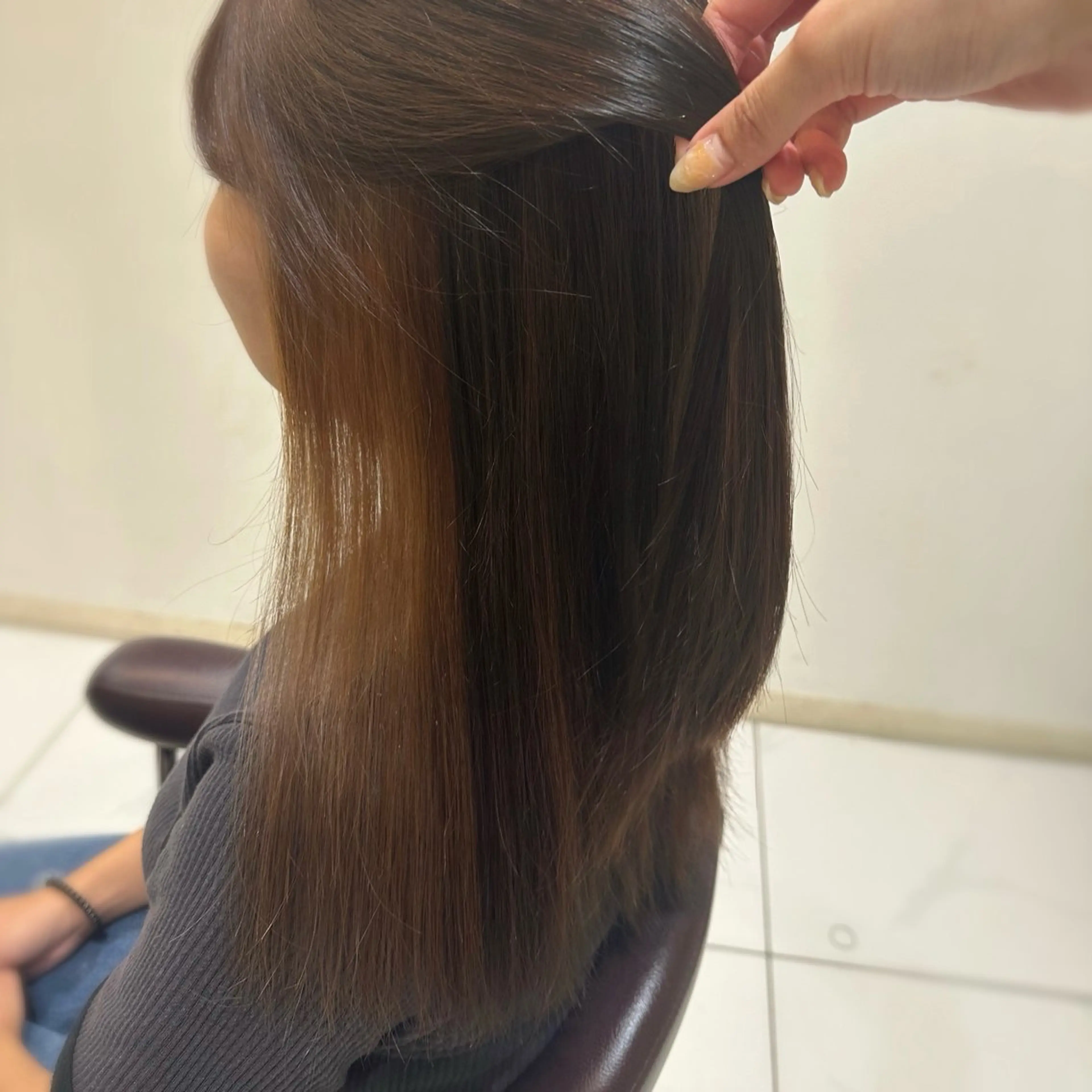 カラー イヤリングカラー ヘアカラー Hirai Harunaのヘアスタイル