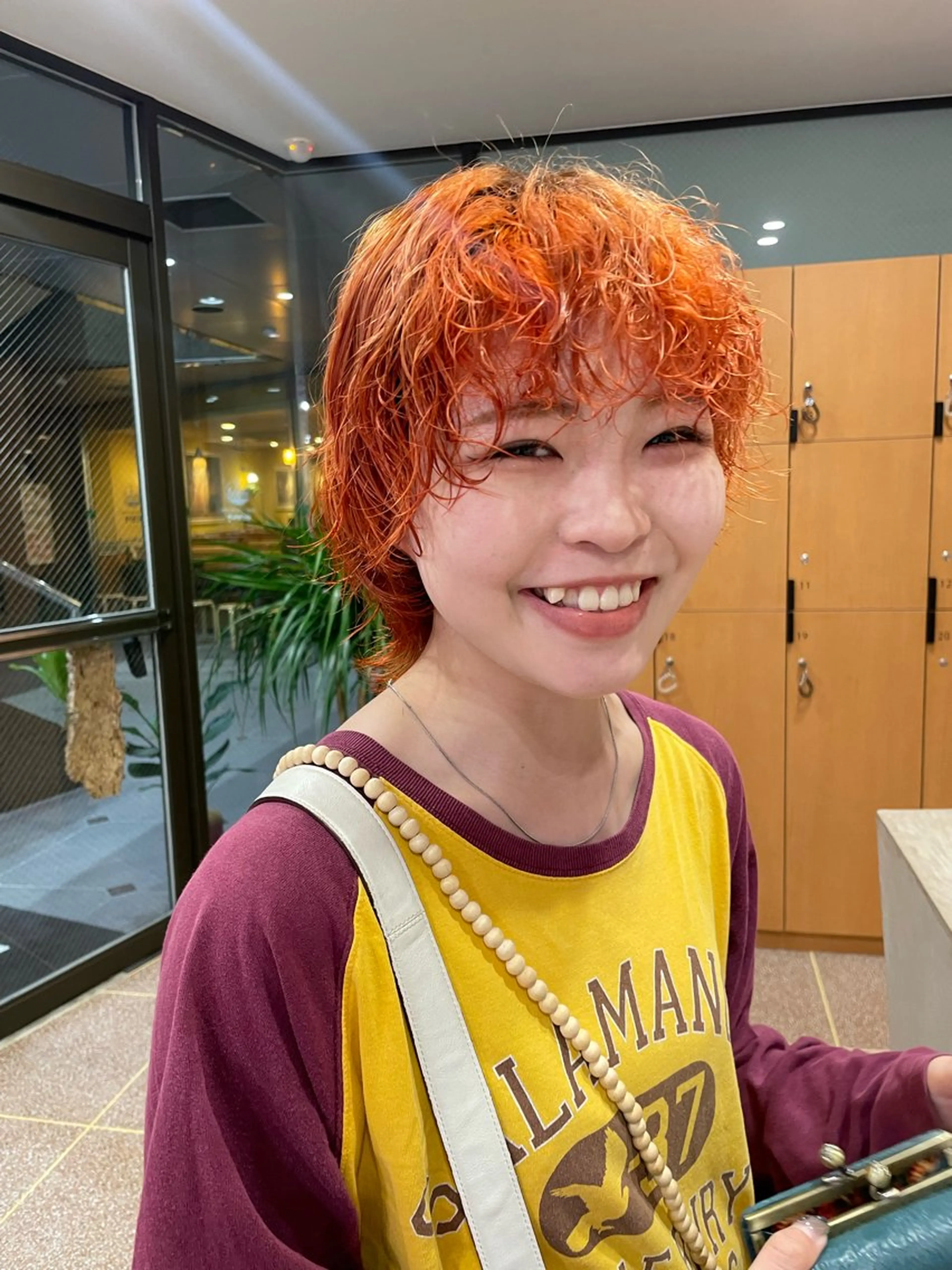 カラー オレンジ ショートボブ /綾華のヘアスタイル