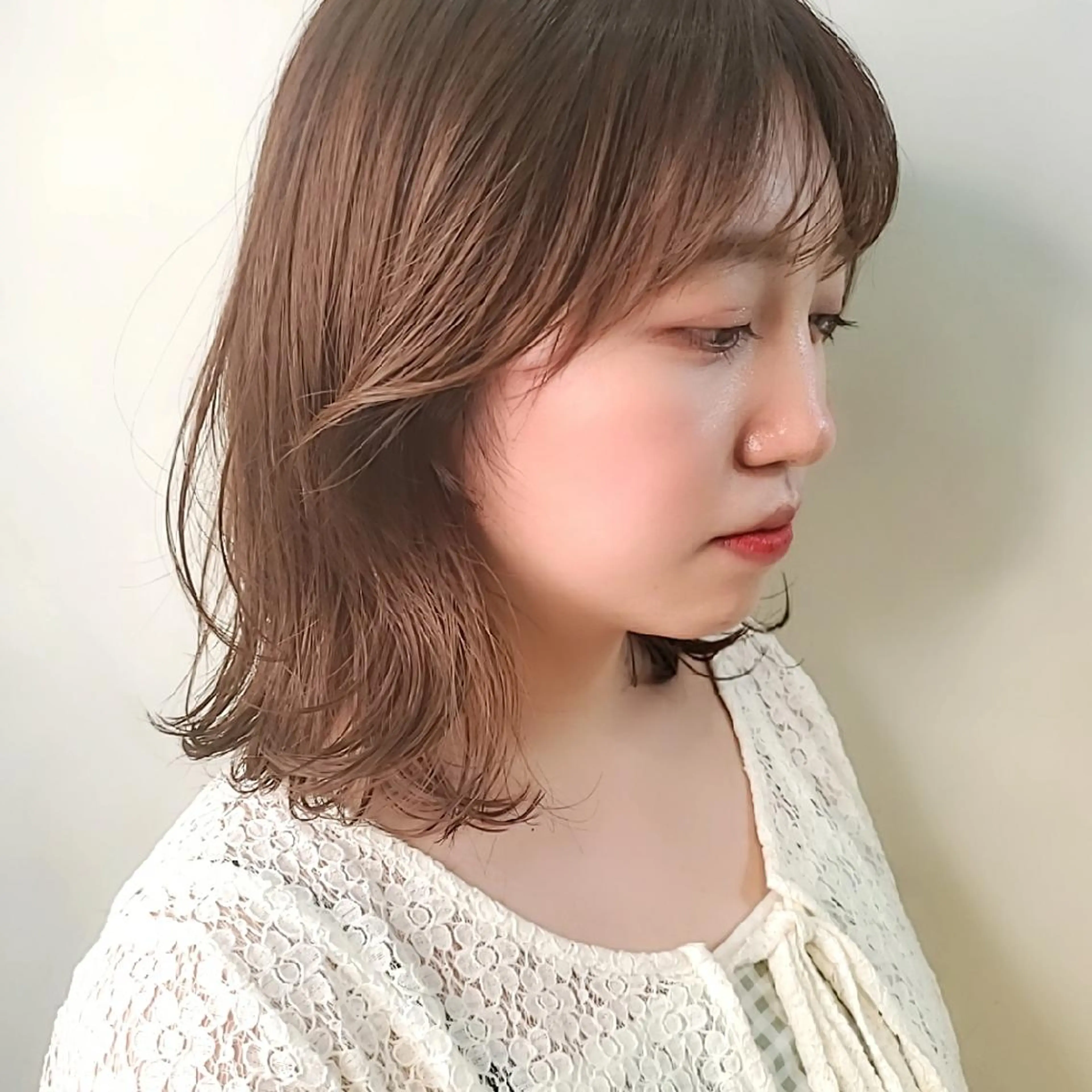 ミディアム 韓国風ヘア レイヤーカット シースルーバング サイドバング 韓国レイヤー　 suzuのヘアスタイル