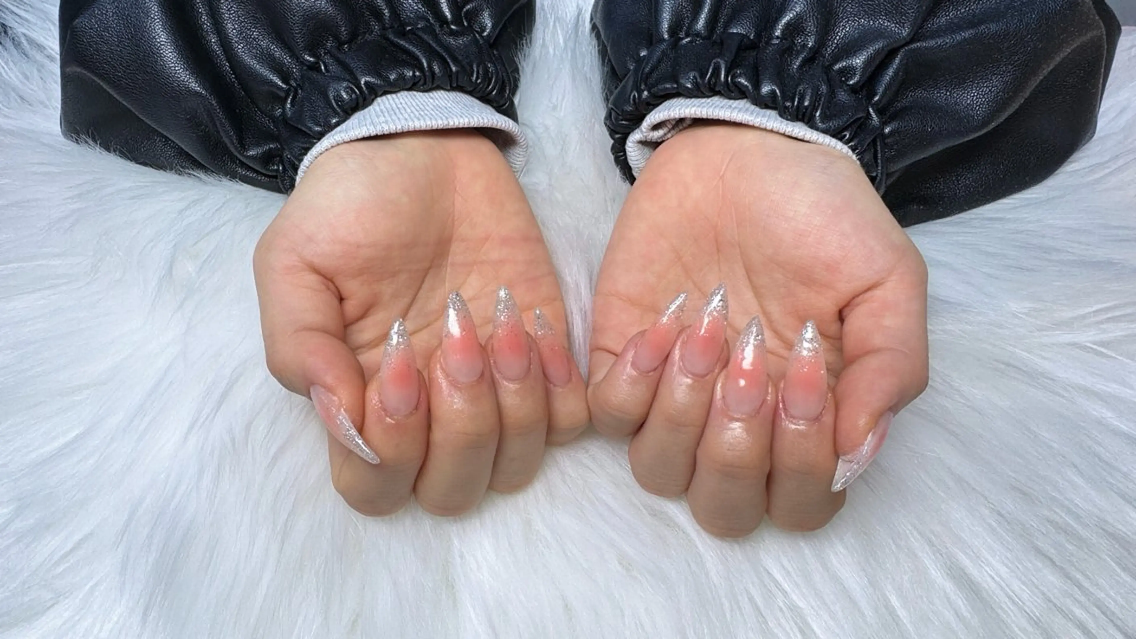 ネイル ラメ(グリッター) ハンドネイル ハンドケア 🎀うかん 🎀チップ長さ出しのネイルデザイン