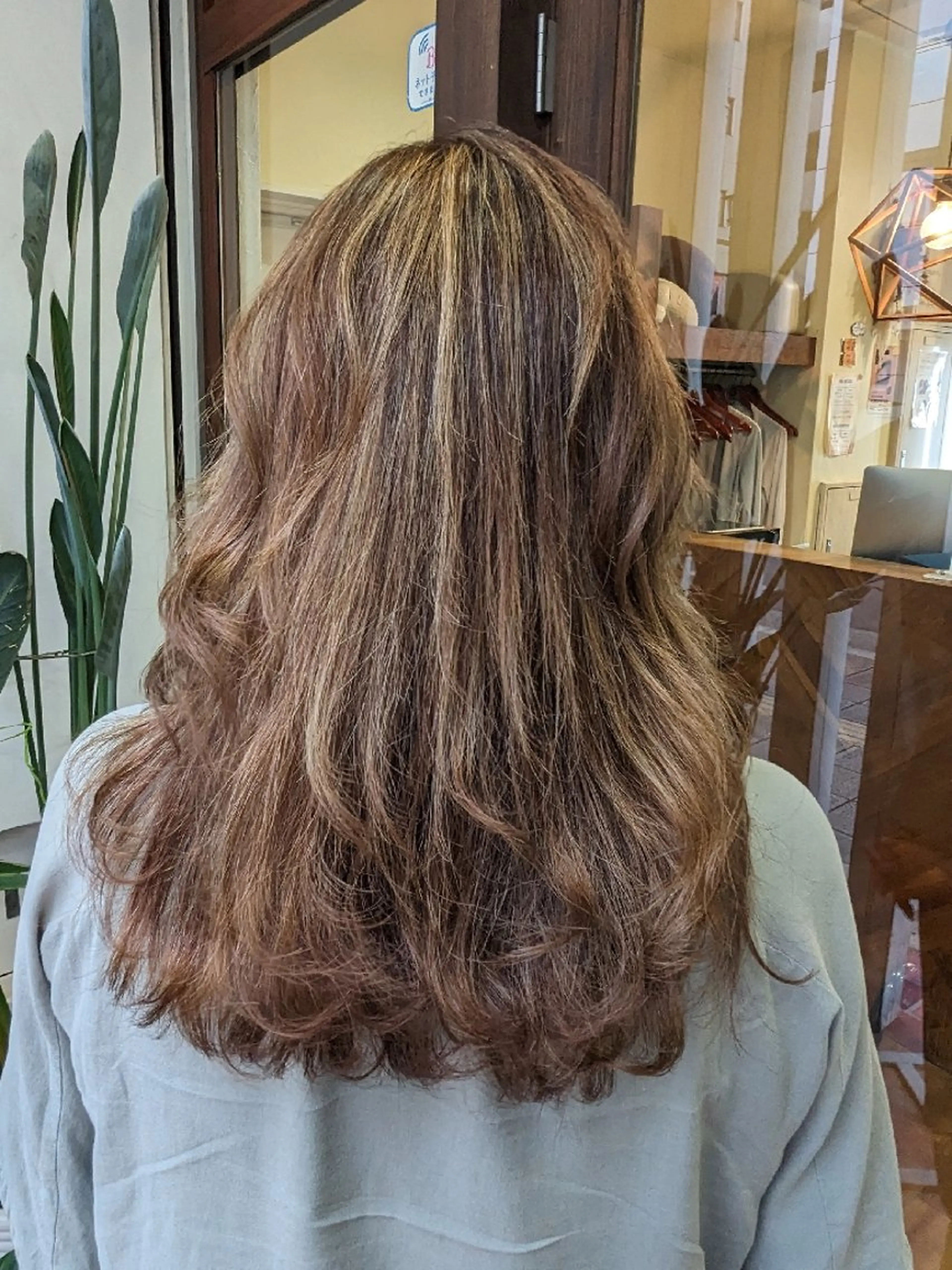 カラー ロング 髪質改善アンブリーチ 店長みやけななのヘアスタイル
